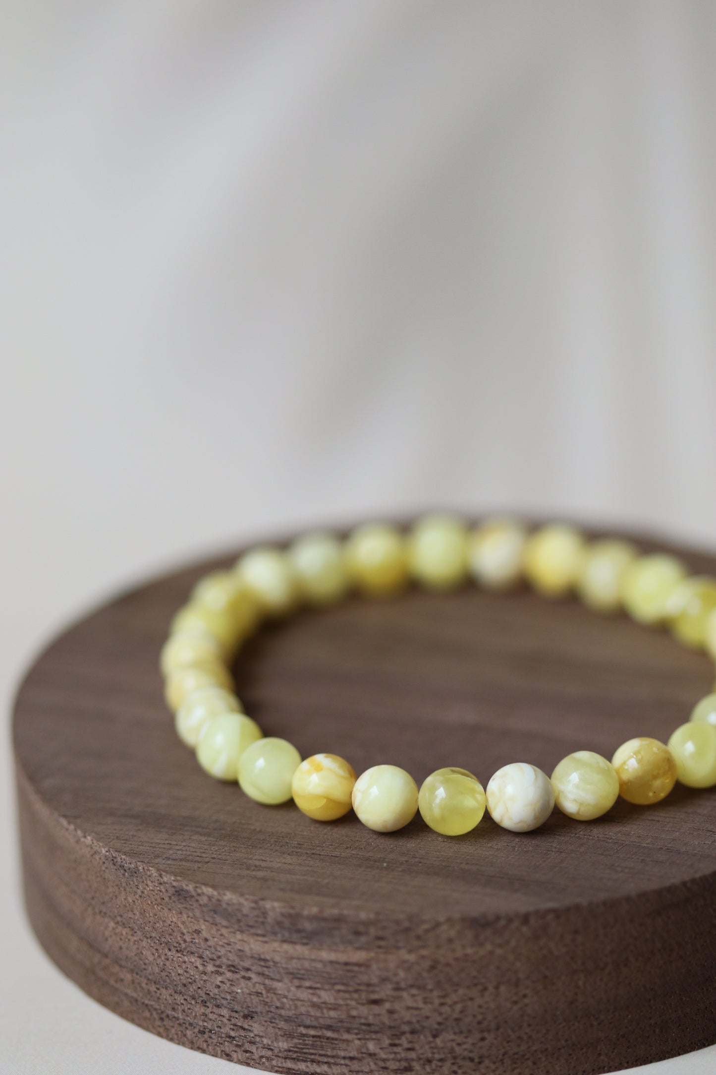 Natural Royal White Amber Bracelet 7-8mm
