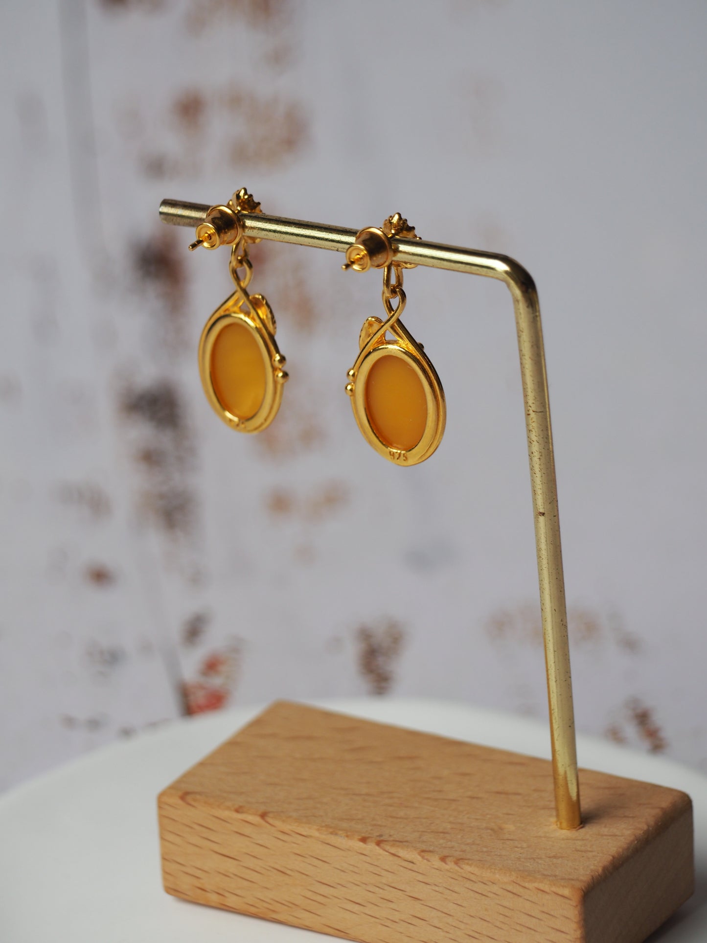 Honey Amber Oval Shape Dangling Earrings in Gold Plated Silver 925
