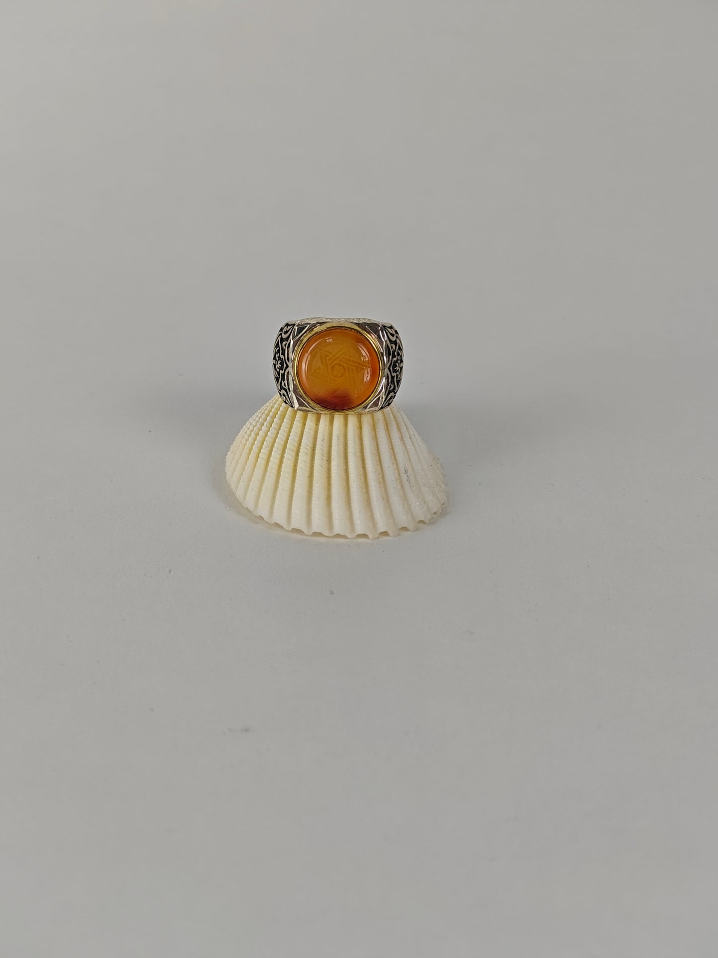 Natural Yemeni Agate Ring in Silver 925