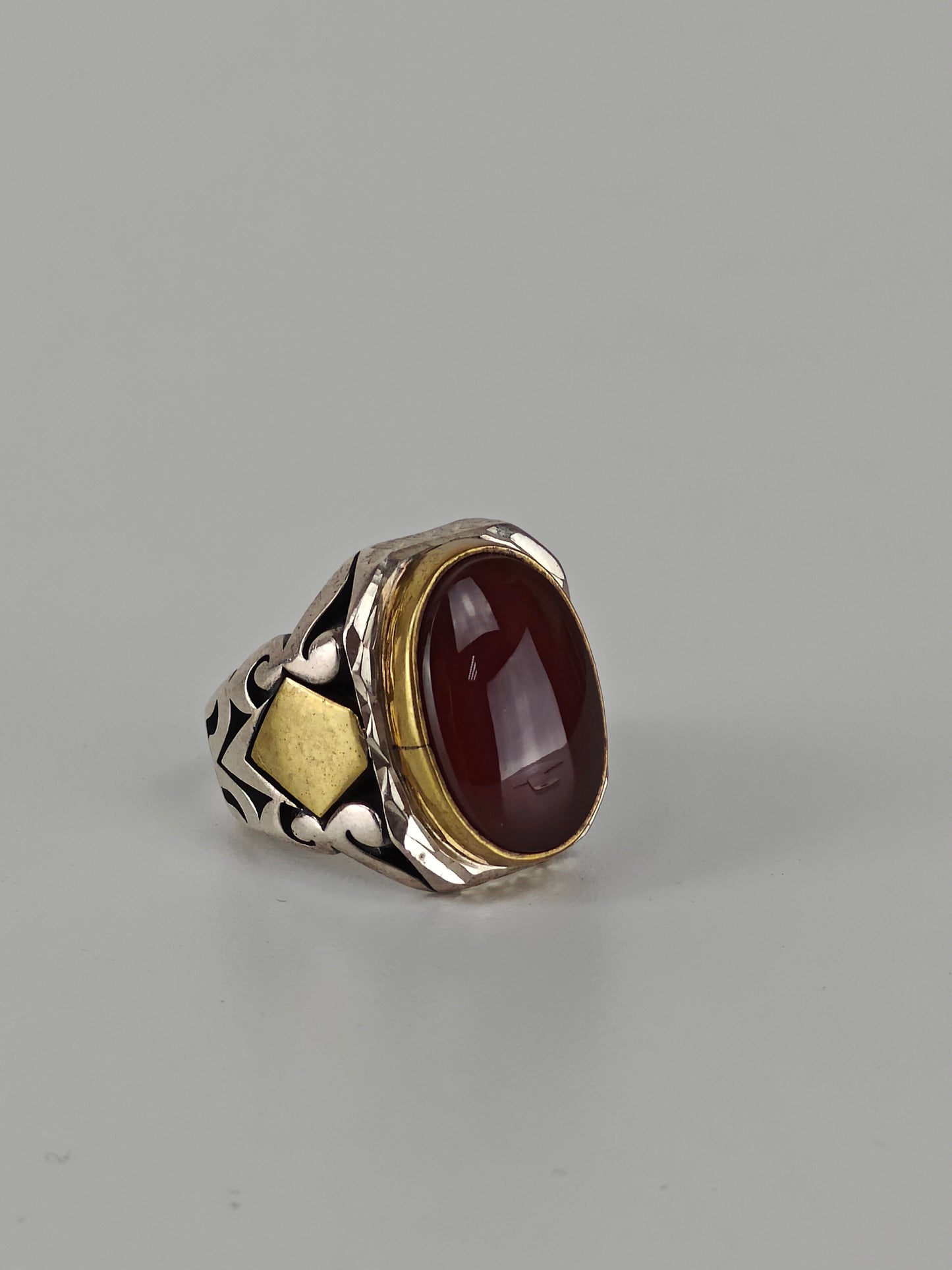 Natural Yemeni Agate Ring in Silver 925