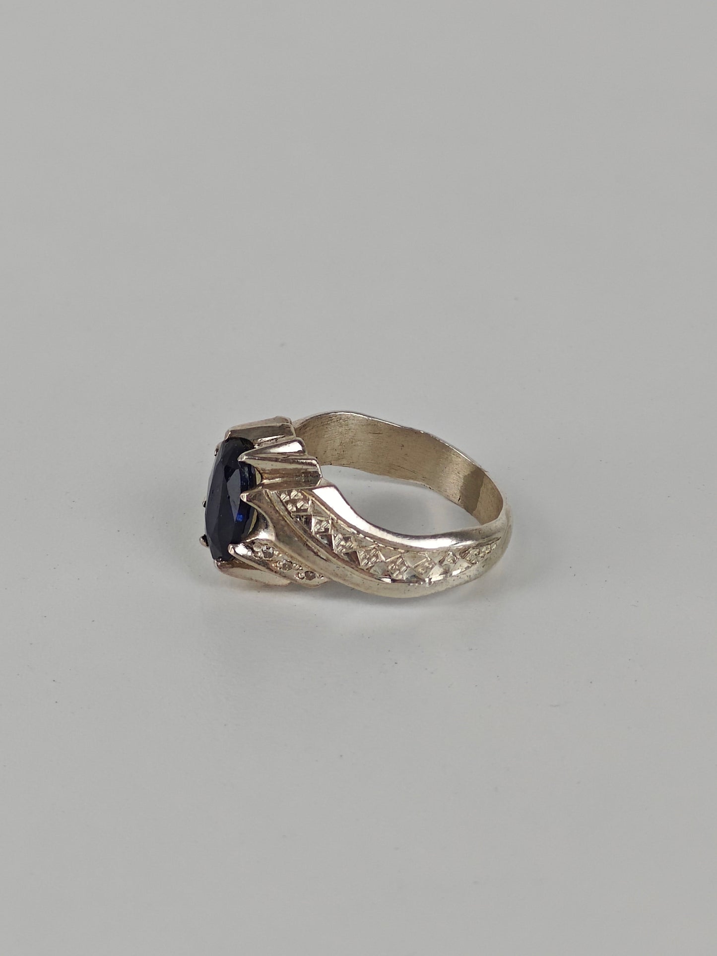 Natural Sapphire Ring in 925 Silver