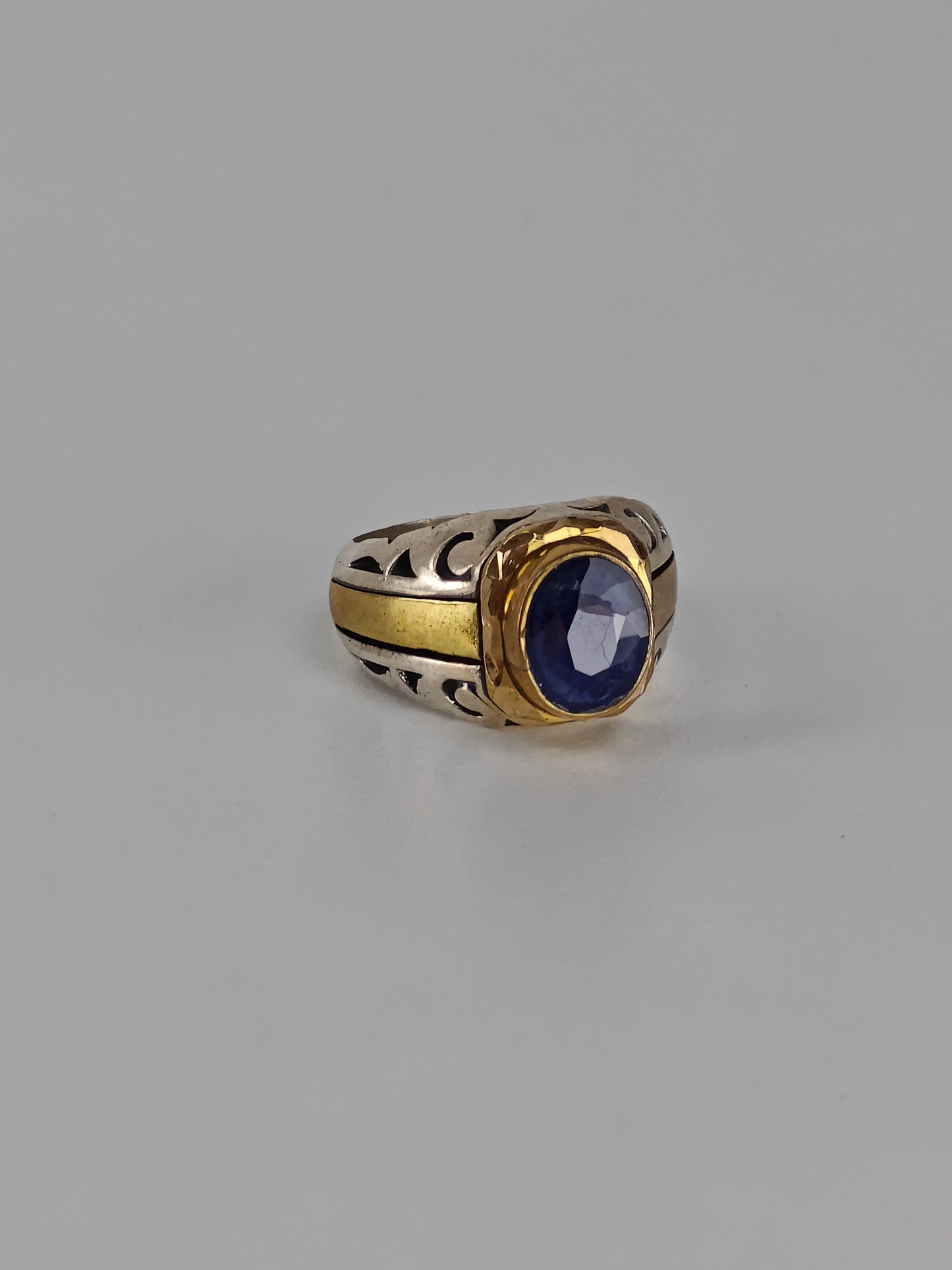 Natural Sapphire Ring in 925 Silver