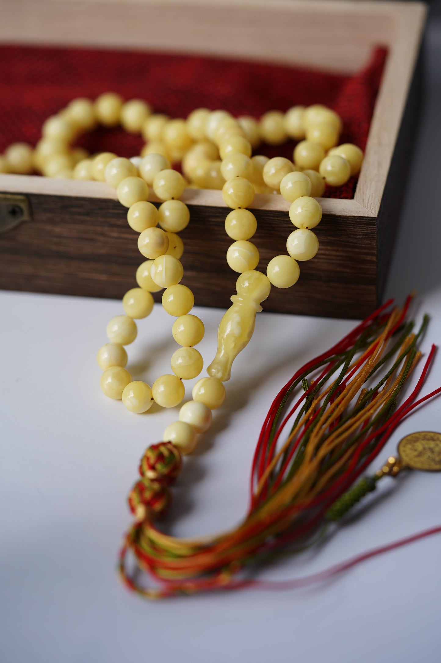 Royal White Amber Rosary Misbaha 7,5mm with Certificate 99 Beads