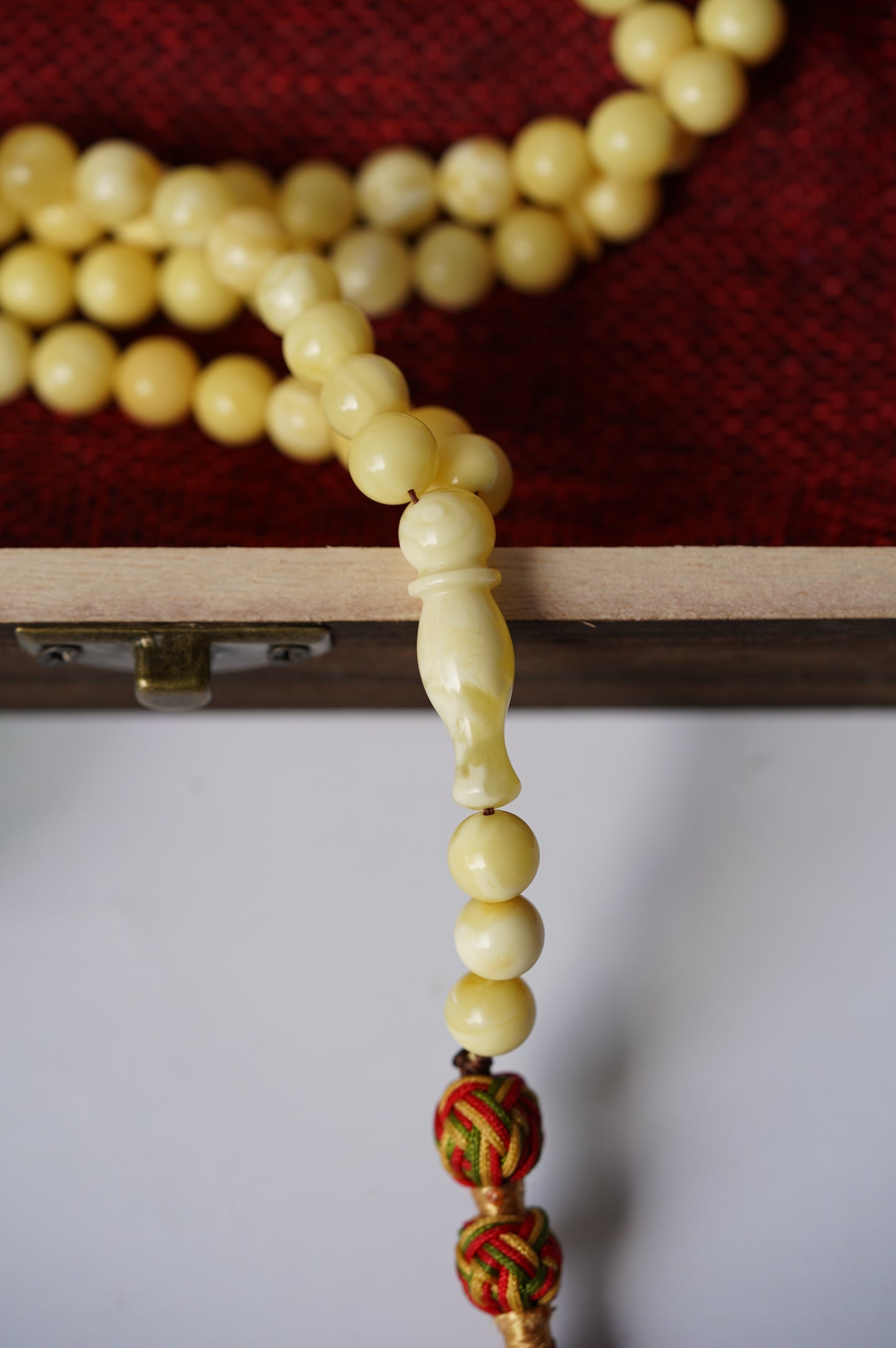 Royal White Amber Rosary Misbaha 7,5mm with Certificate 99 Beads