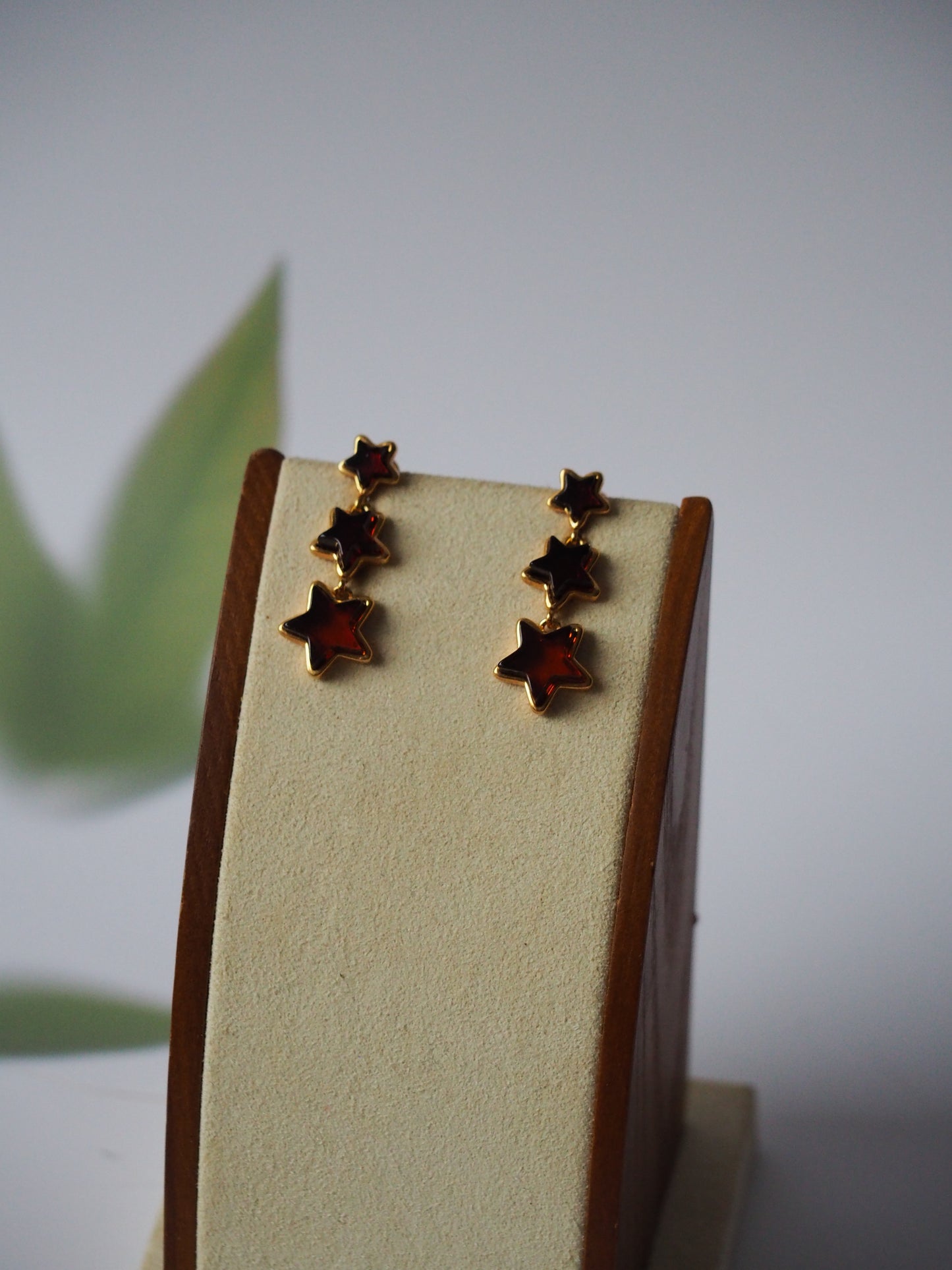 Star Shape Dangling Stud Earrings - Cherry Amber Gold Plated
