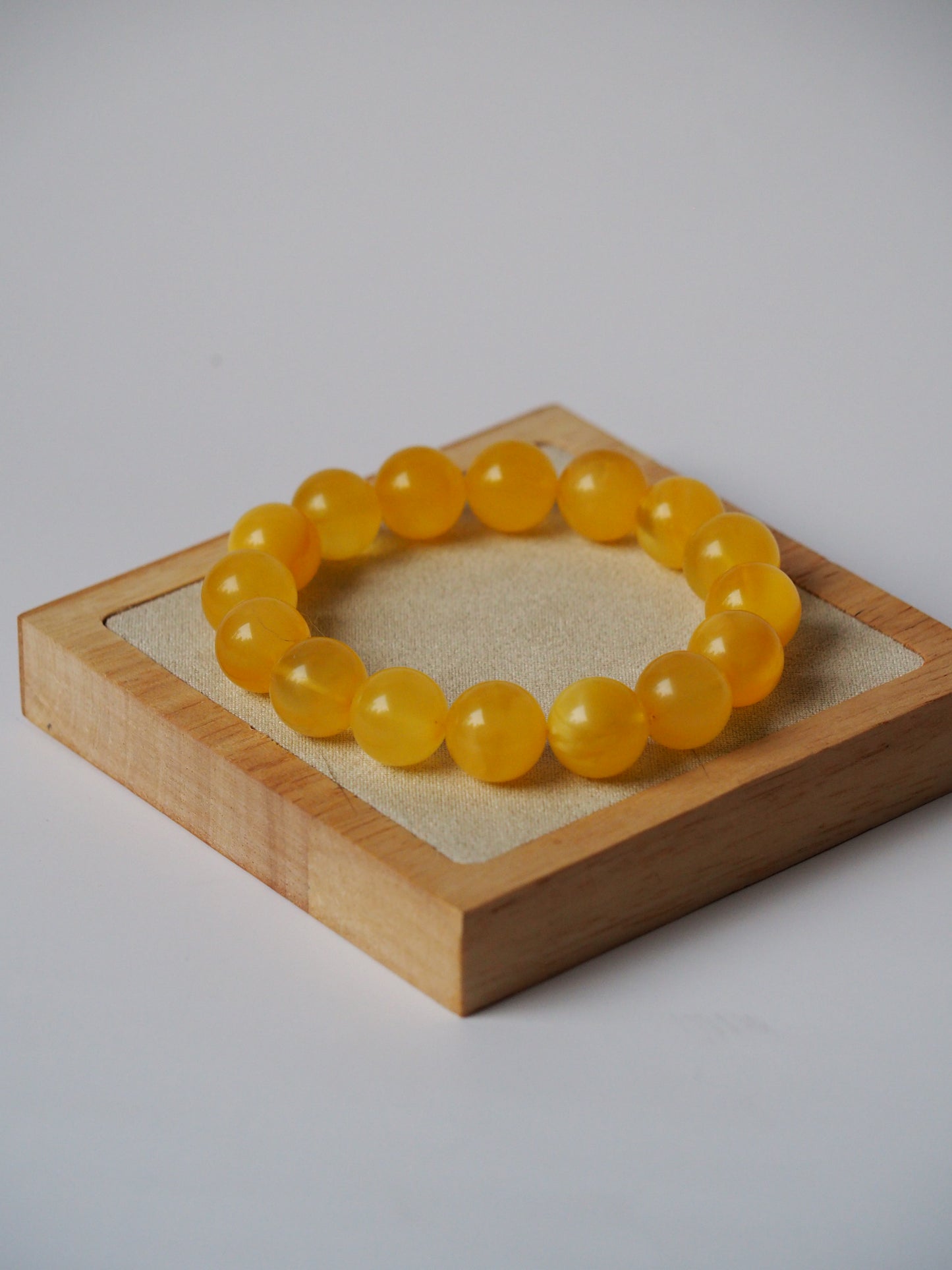 Natural Milk/ Transparent Amber Beaded Bracelet 13,5mm with Certificate