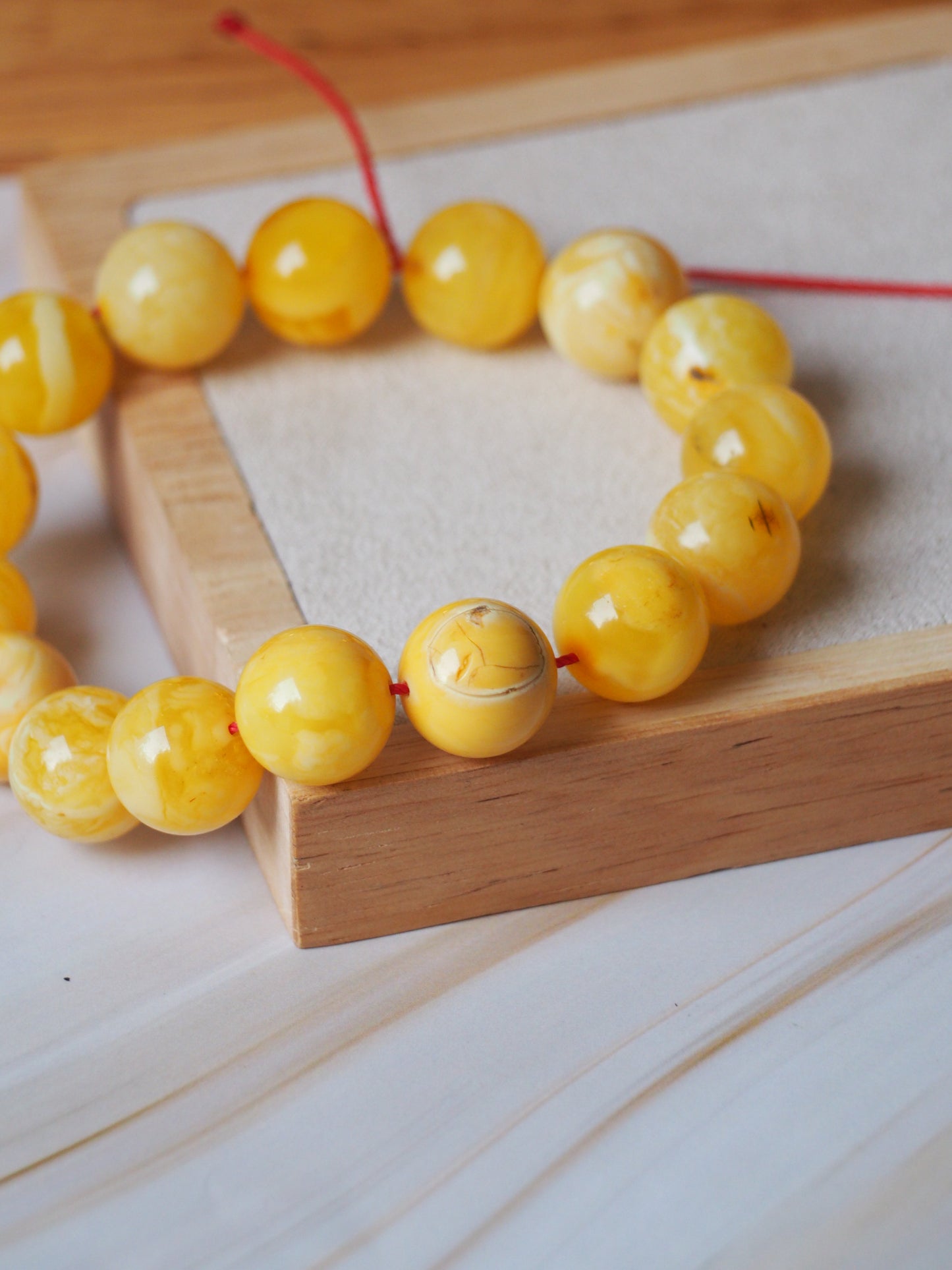 Unique Natural Amber Beaded Bracelet with Regulation