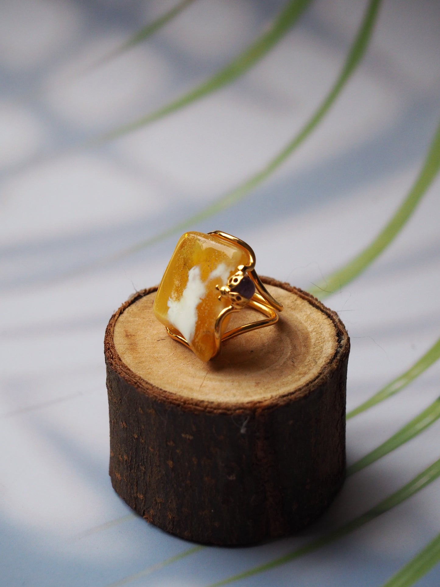 Natural Raw Honey and White Amber Ring with Amethyst