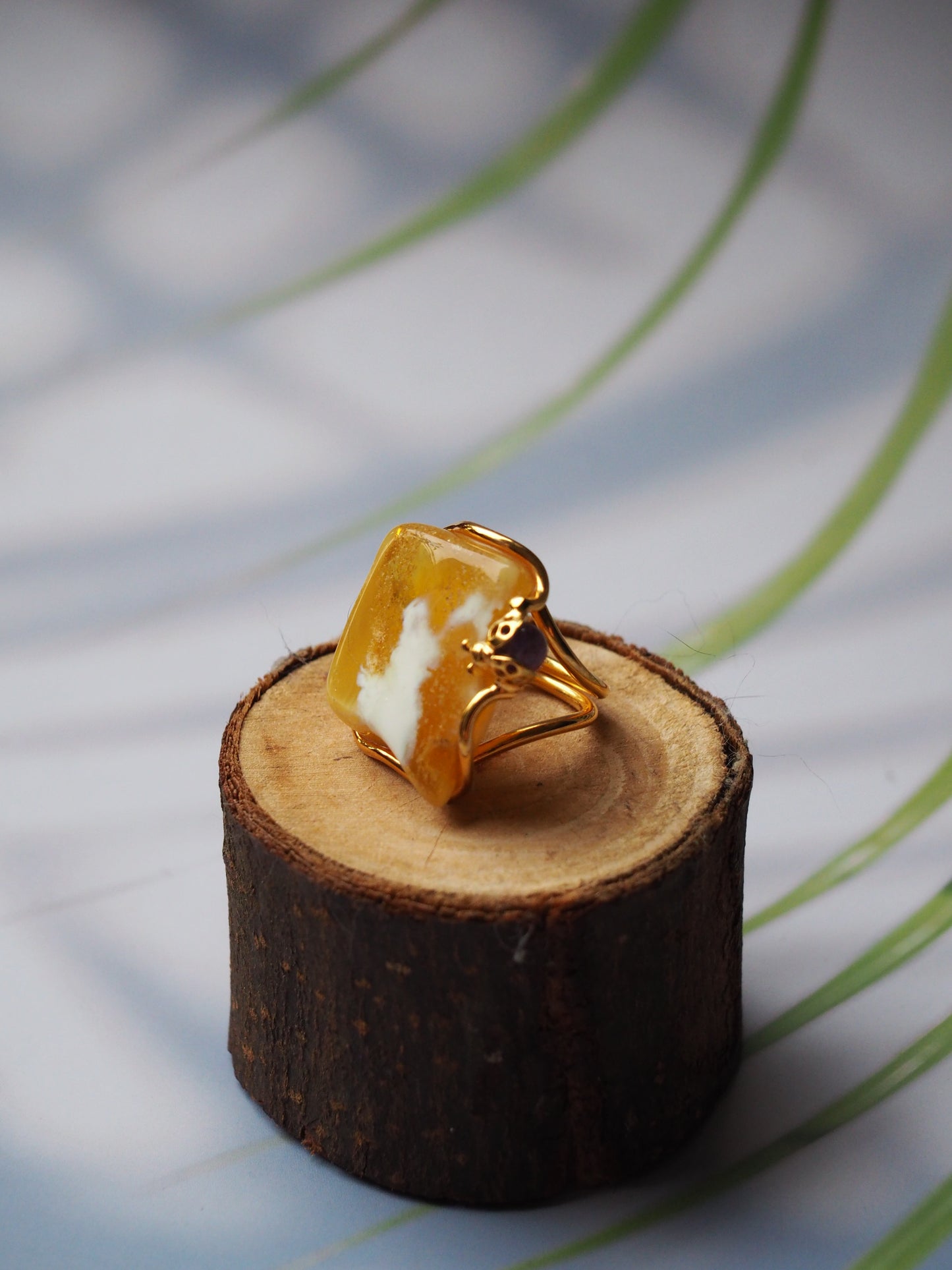 Natural Raw Honey and White Amber Ring with Amethyst