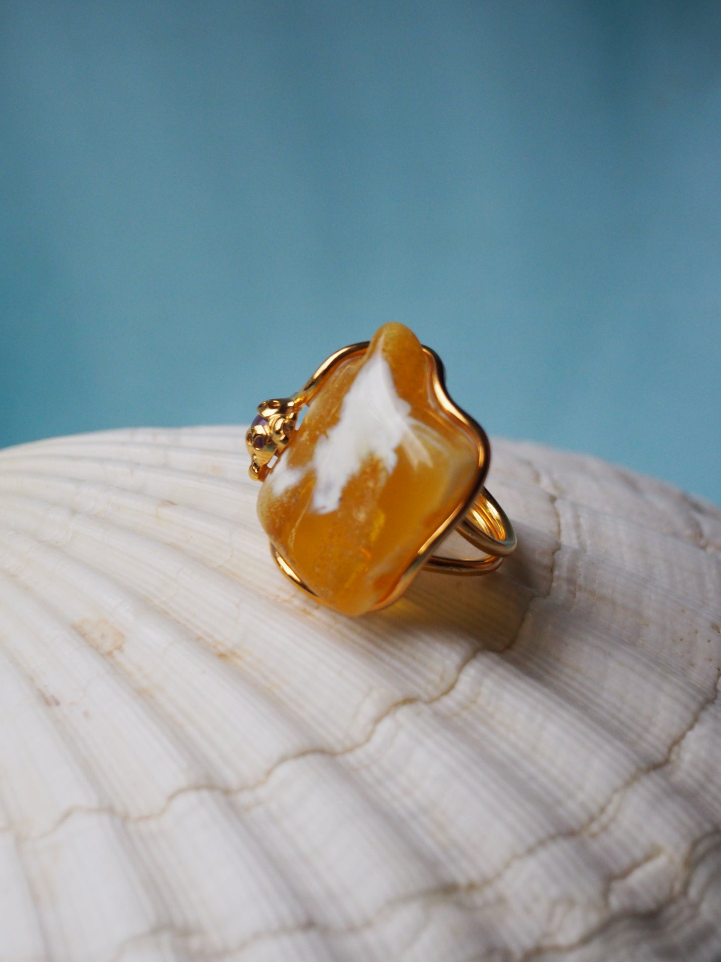 Natural Raw Honey and White Amber Ring with Amethyst