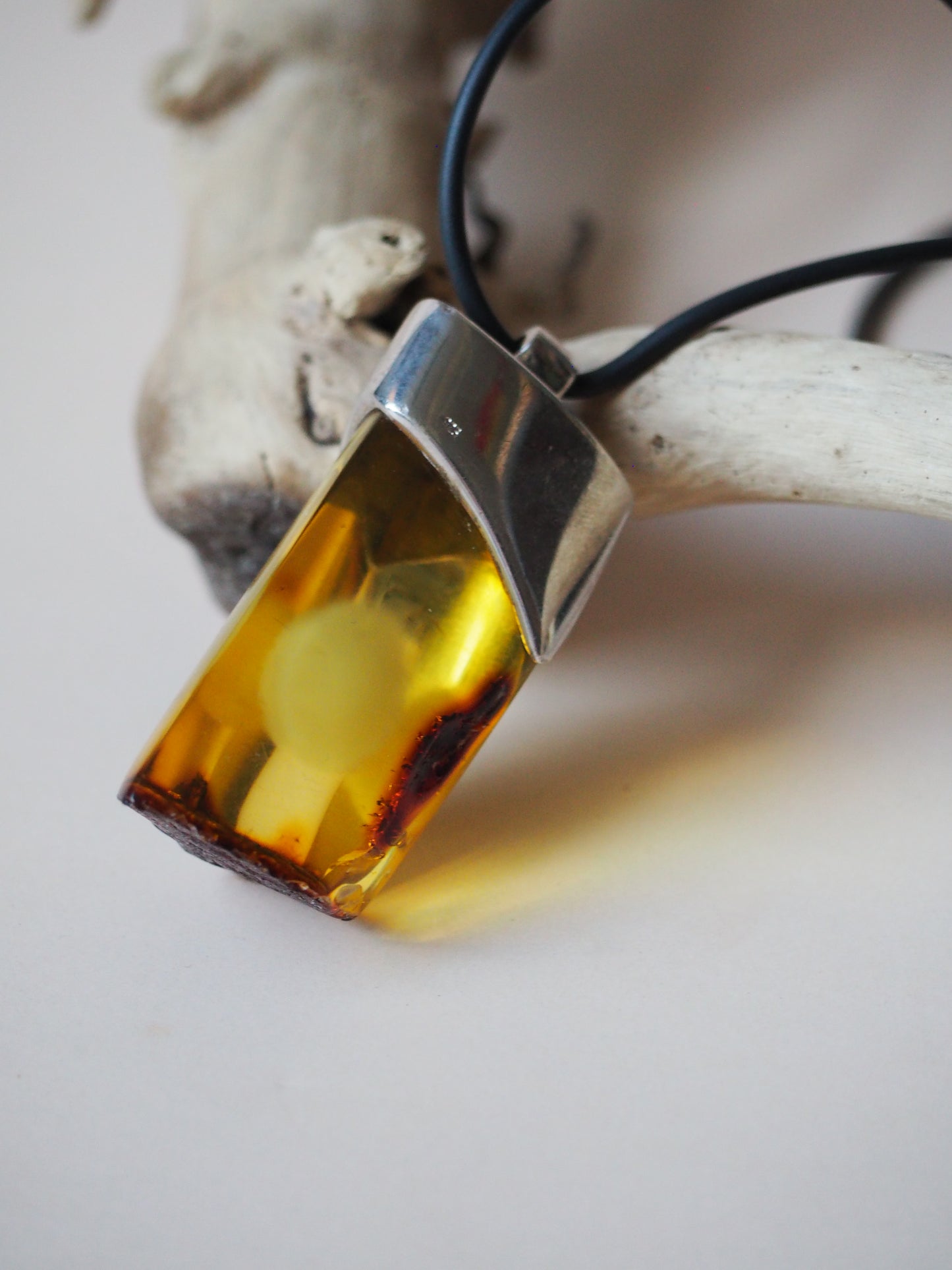 Unique Natural Amber Necklace with Round Milk Inclusion
