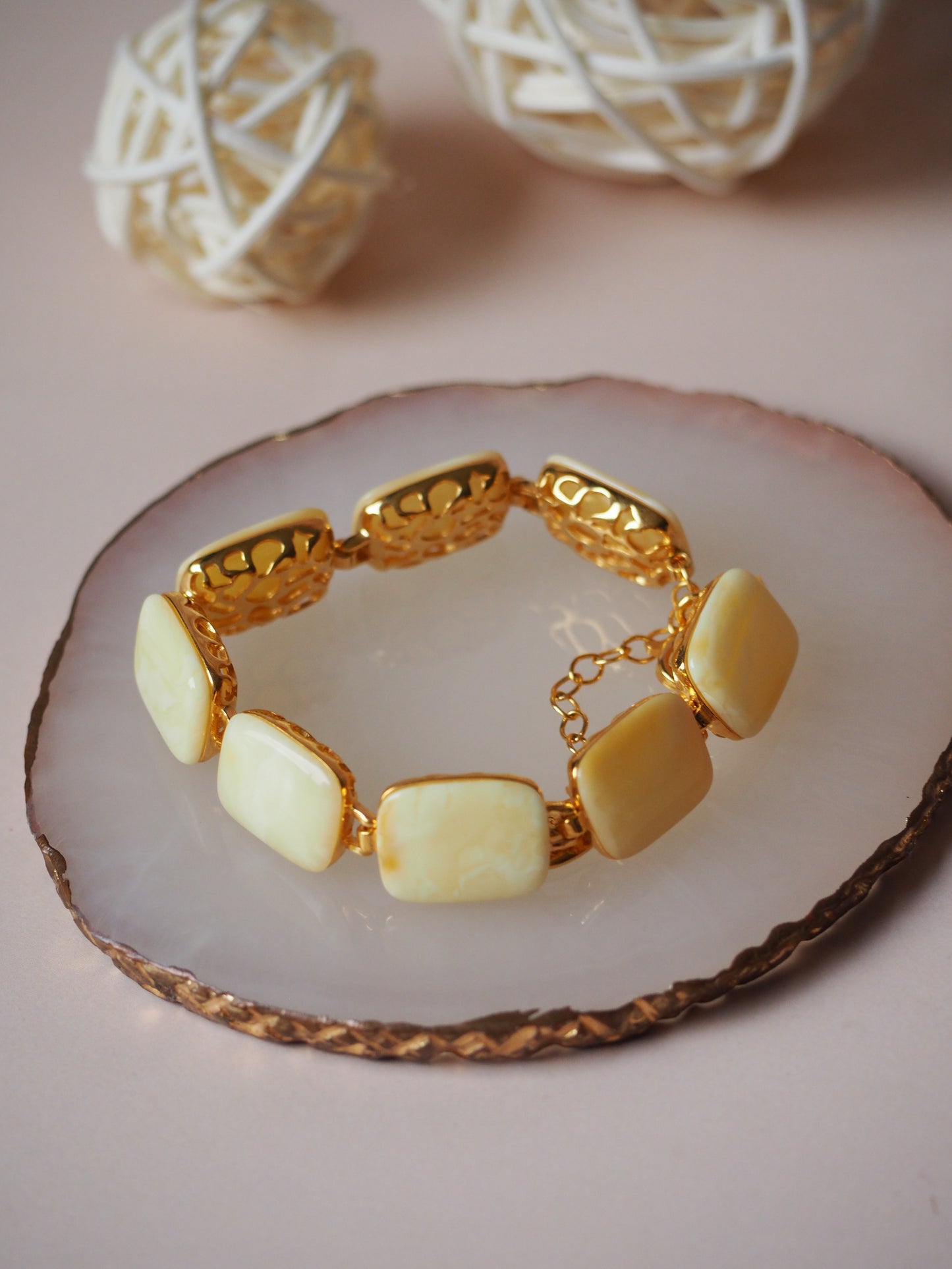 Natural Milk Amber Gold Pleated Bracelet