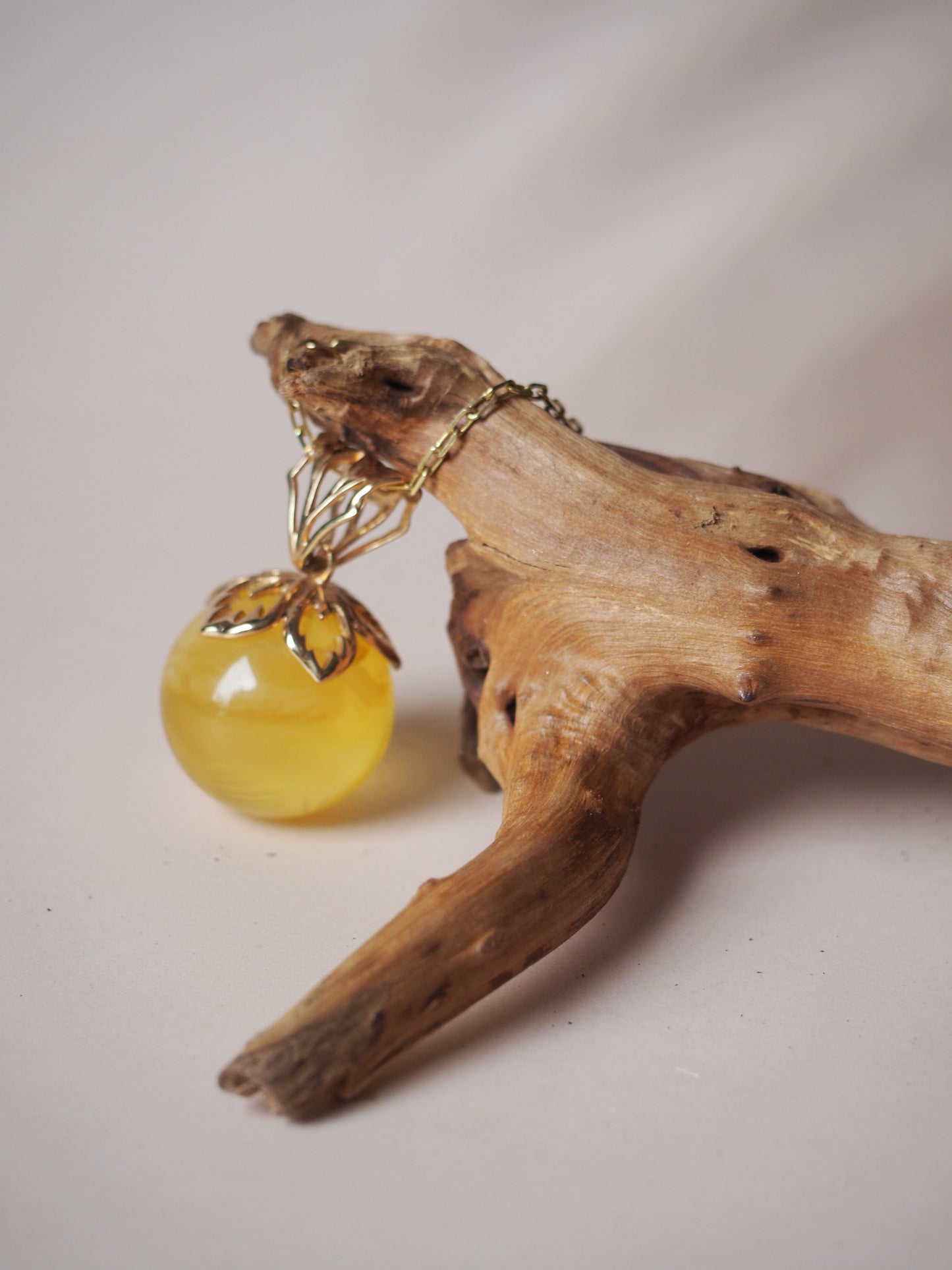 Natural Butterscotch Cloudy Amber Ball Pendant 19,5mm