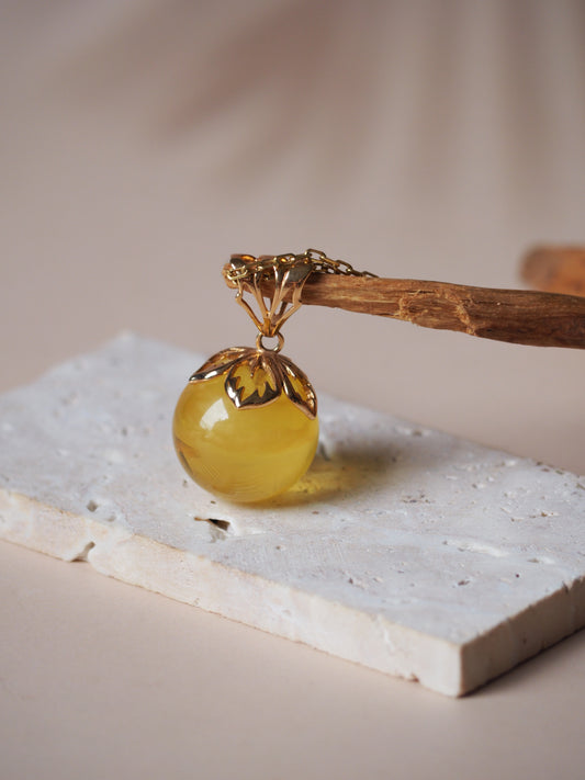 Natural Butterscotch Cloudy Amber Ball Pendant 19,5mm