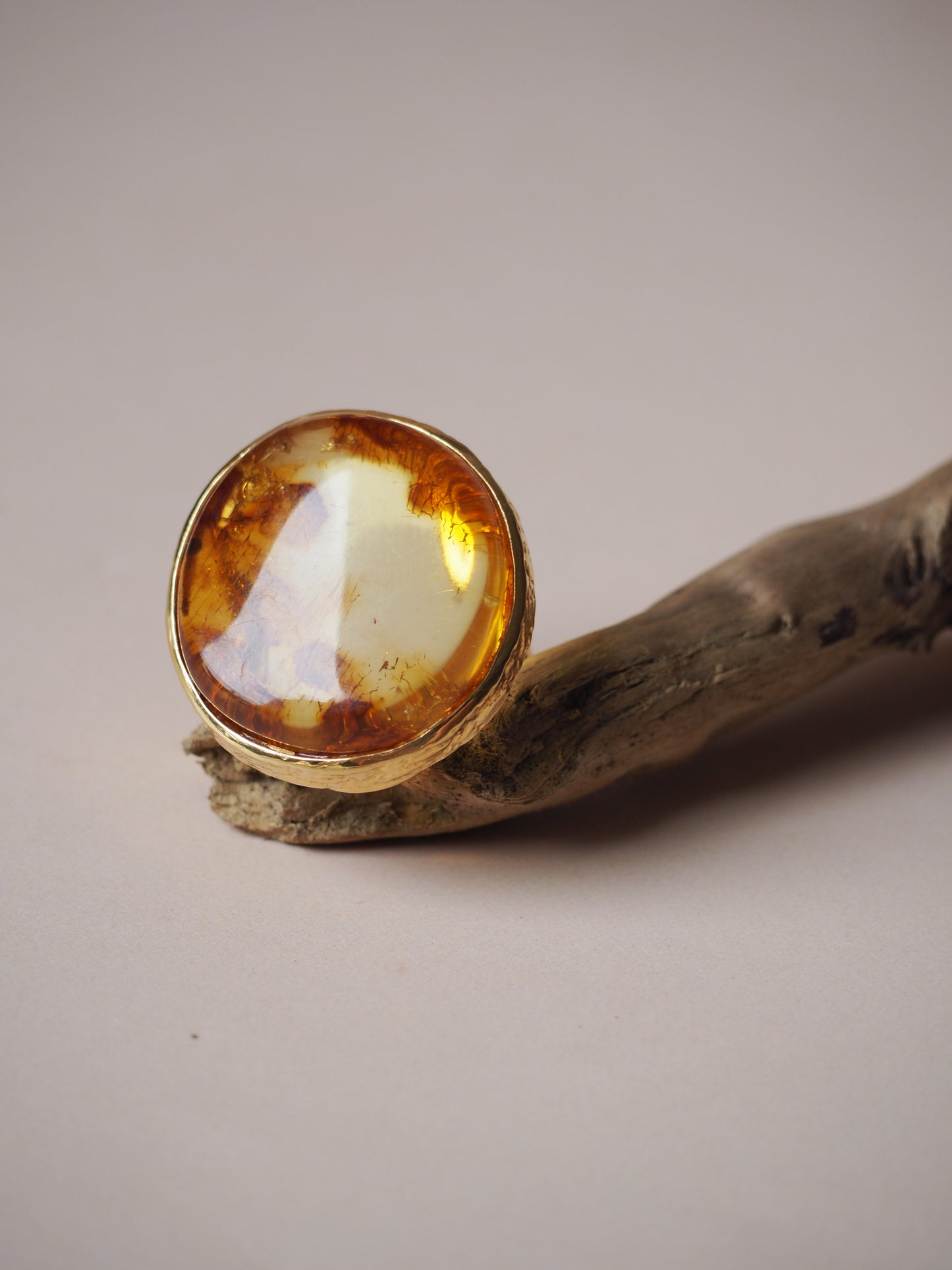 Natural Raw Citron Amber in Gold Pleated Silver