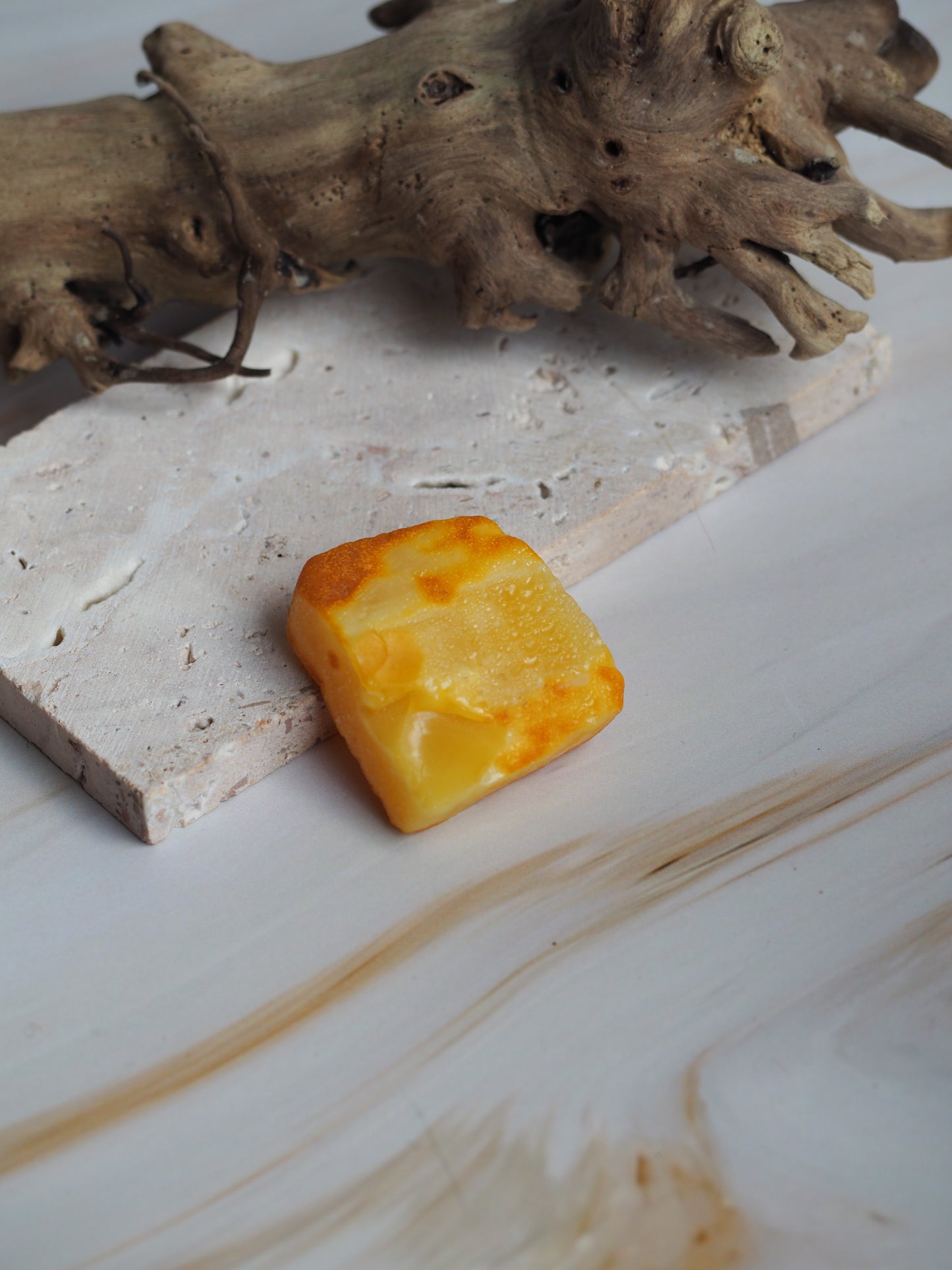 Natural Raw Amber Piece 7g