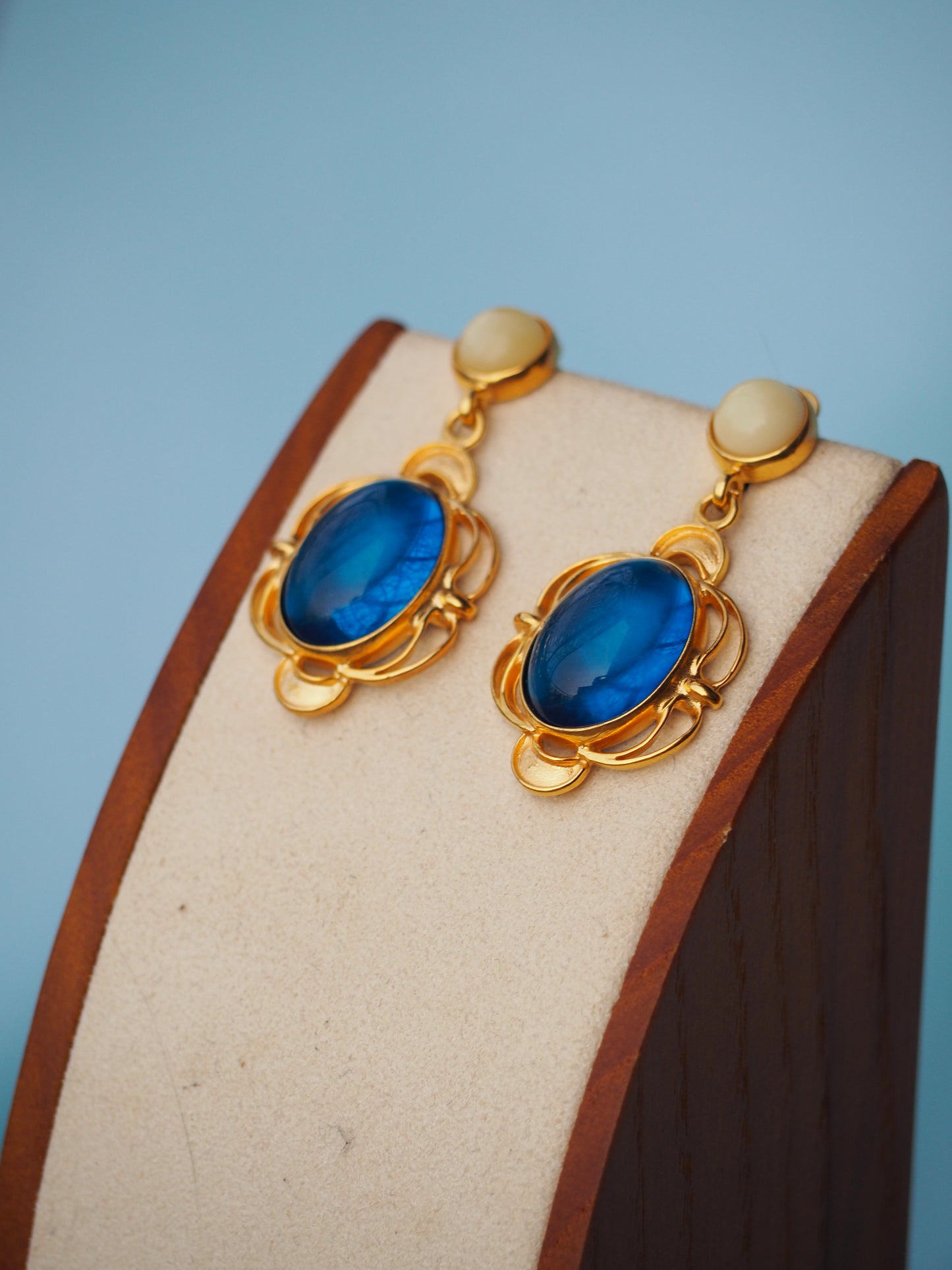 Blue & Milk Amber Earrings in 18k Gold Pleated Silver
