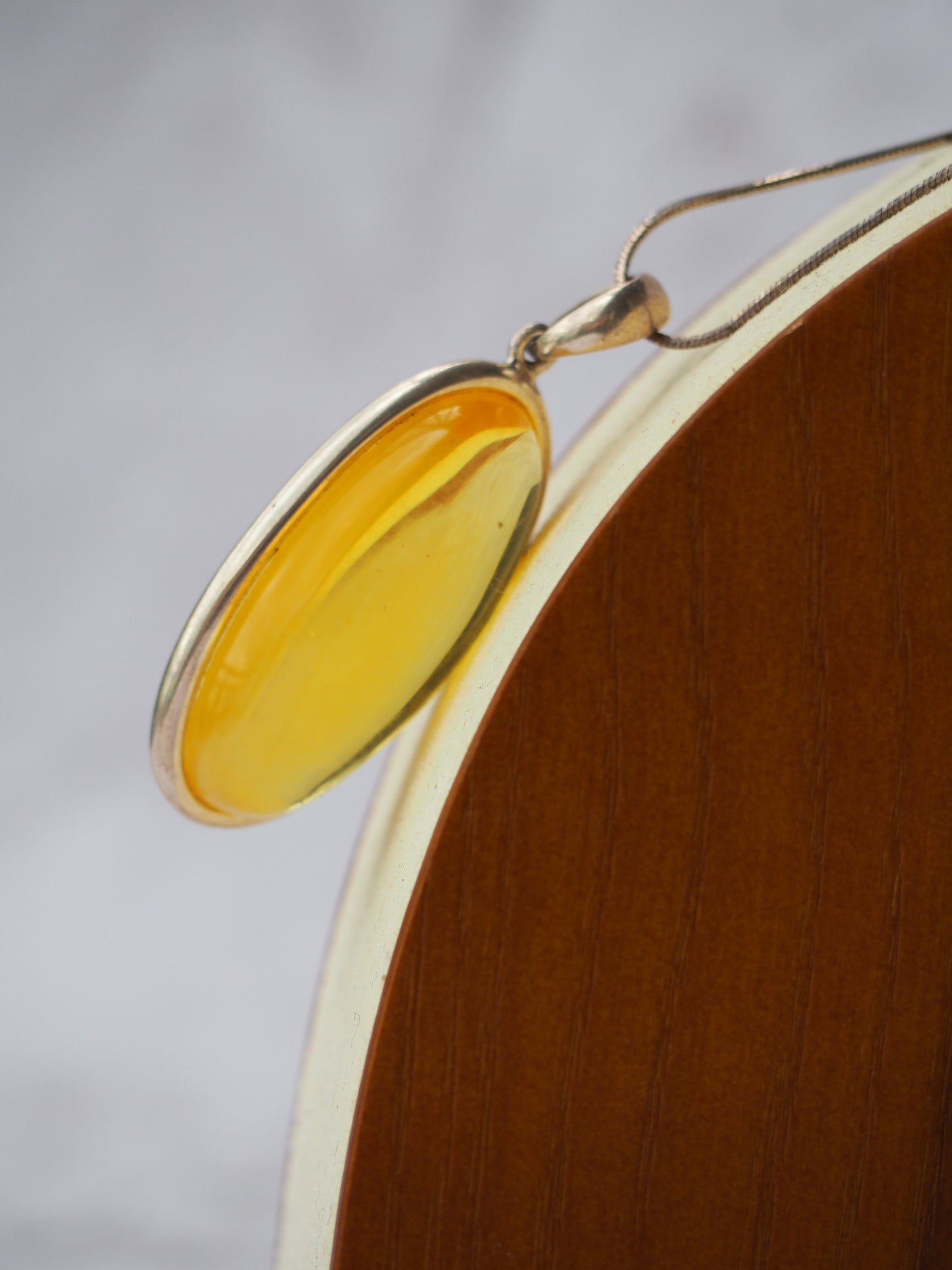 Citron Oblong Pendant with Milk Cloud