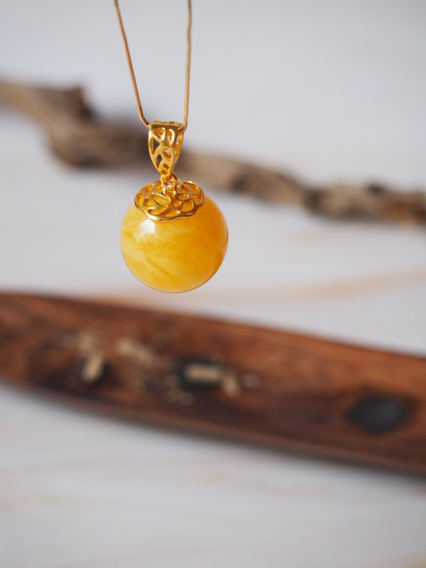 Natural Butterscotch Amber Ball Pendant 20,2mm