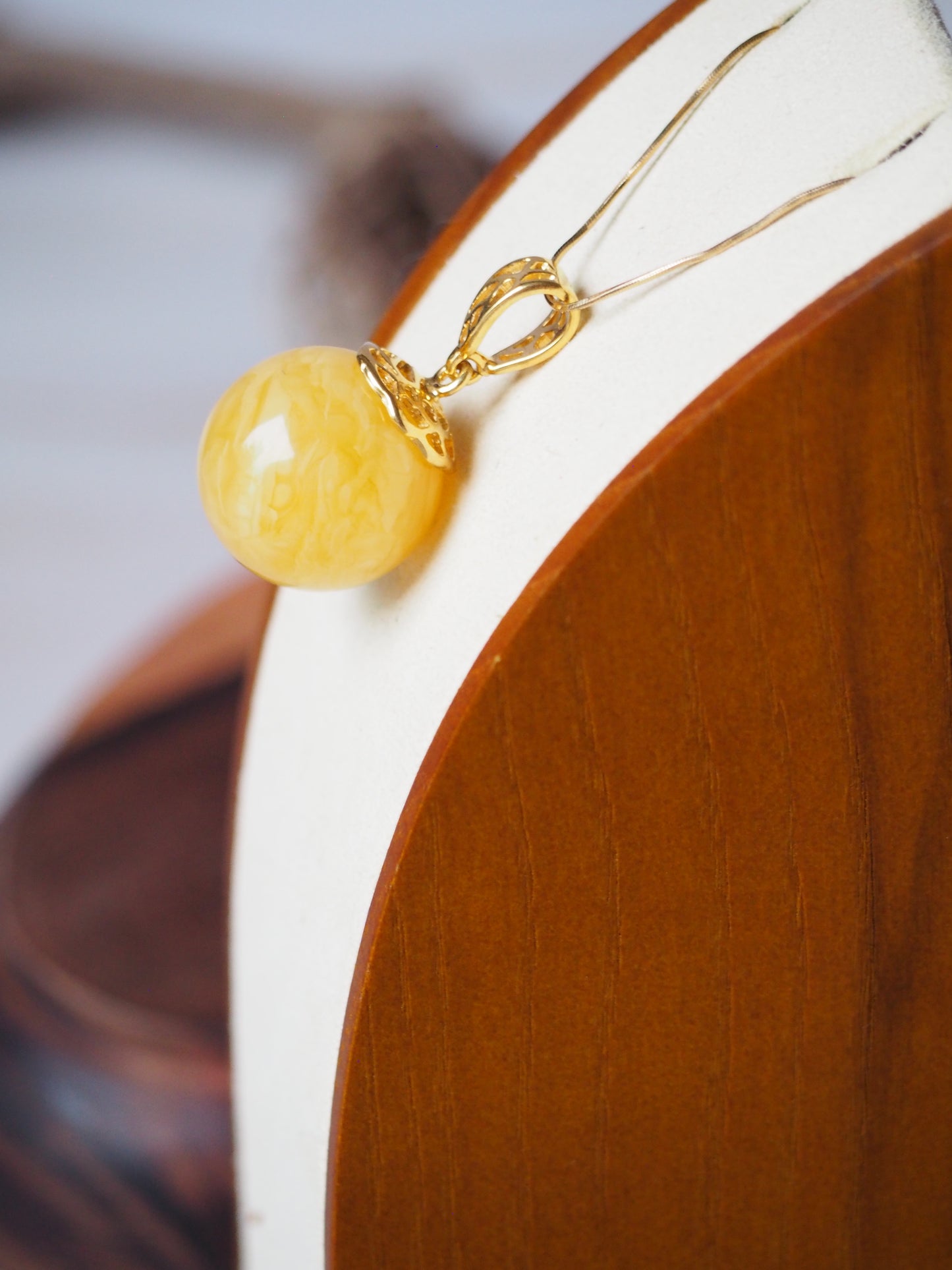 Natural Butterscotch Amber Ball Pendant 20,2mm