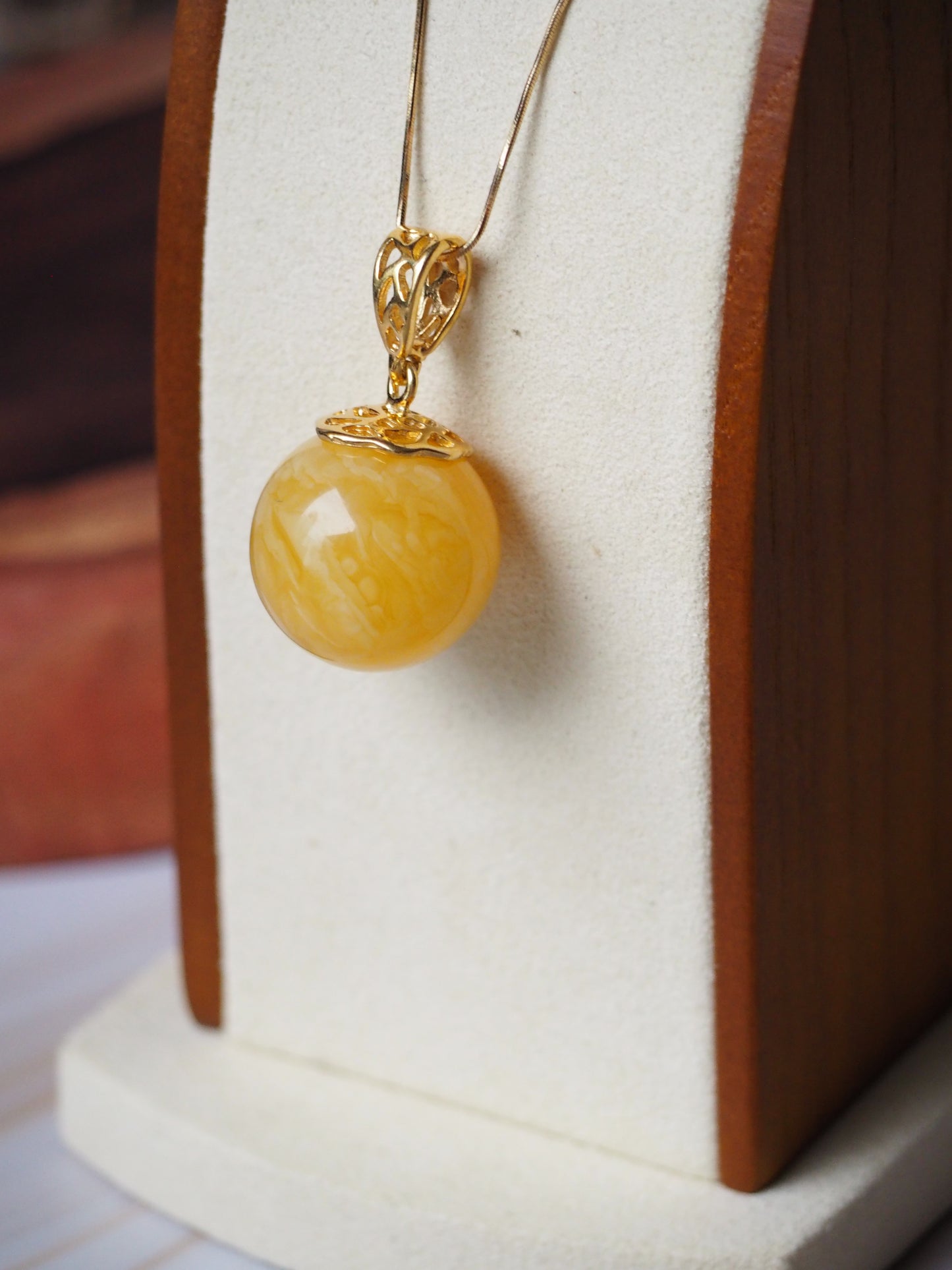Natural Butterscotch Amber Ball Pendant 20,2mm