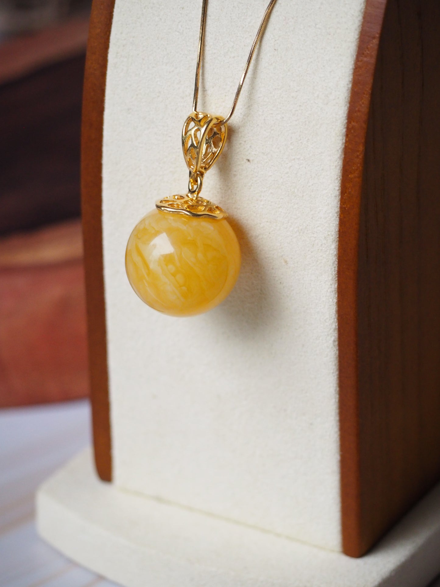 Natural Butterscotch Amber Ball Pendant 20,2mm