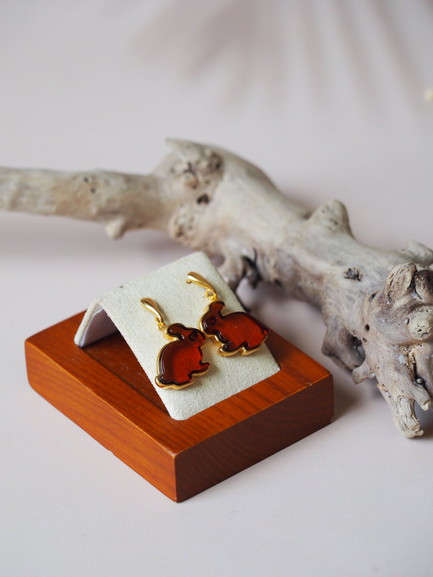 Cherry Amber Rabbit Stud Earrings in Gold Pleated Silver 925