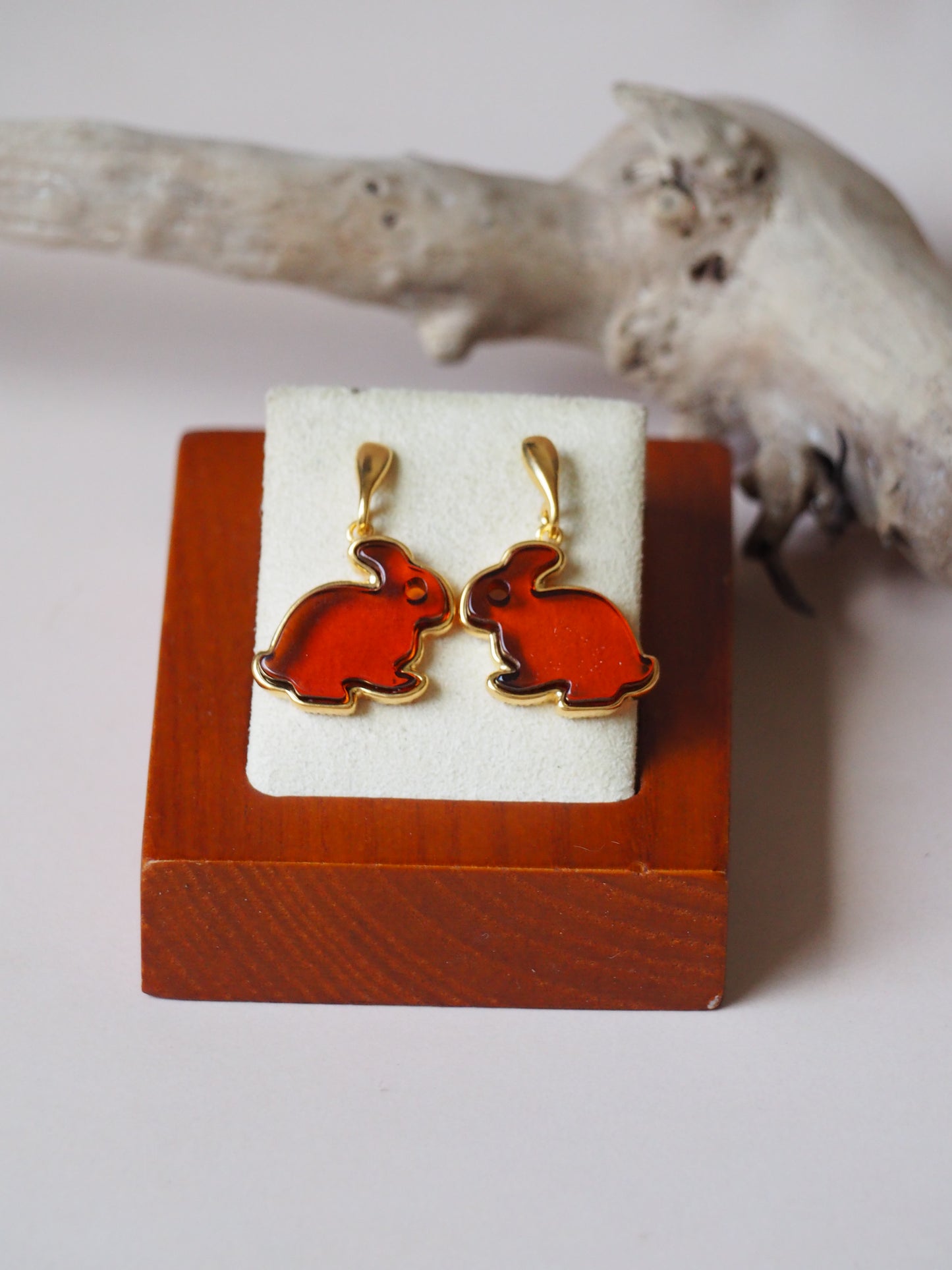 Cherry Amber Rabbit Stud Earrings in Gold Pleated Silver 925