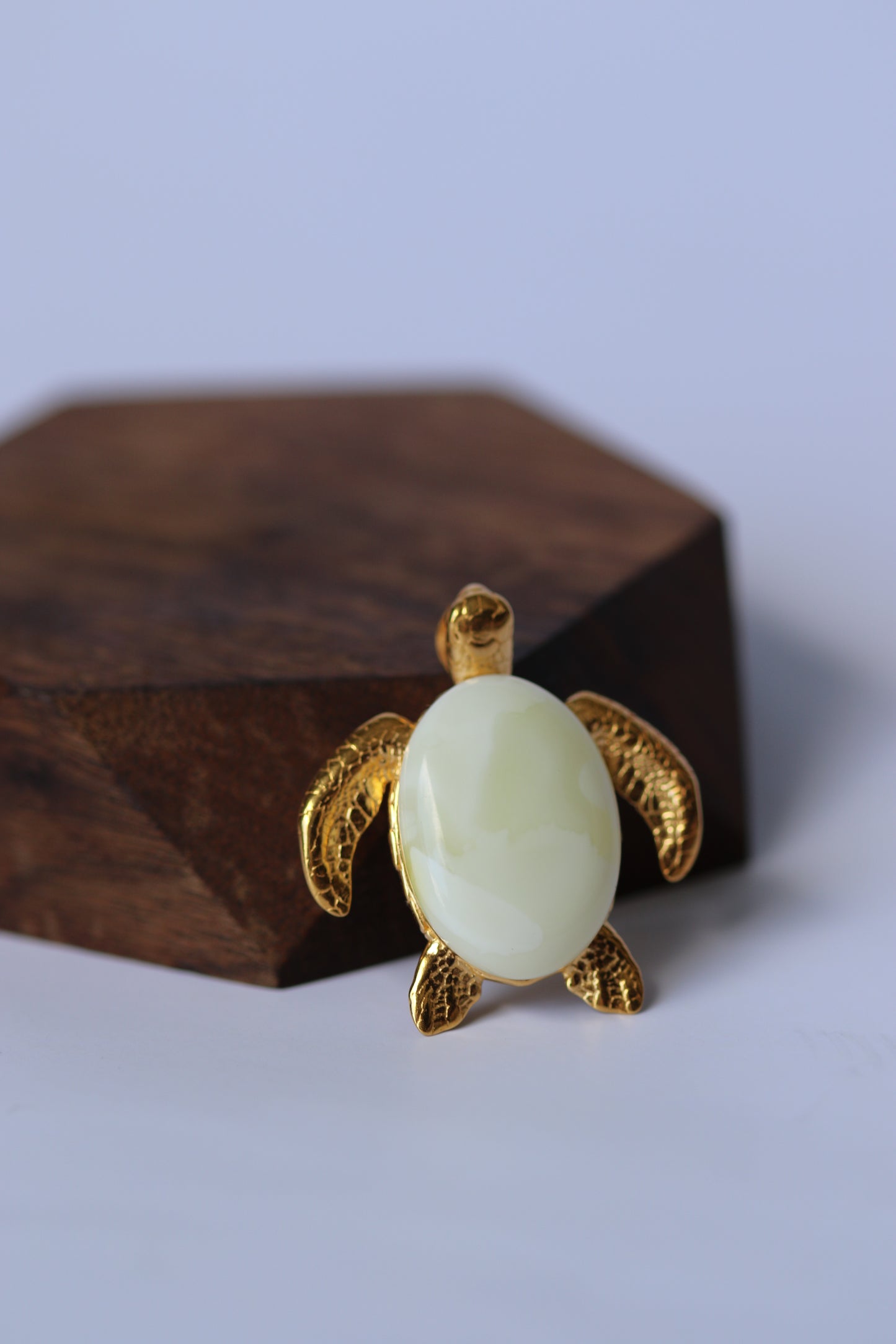Natural Royal White Amber Turtle Shape Pendant in Gold Plated Silver 925