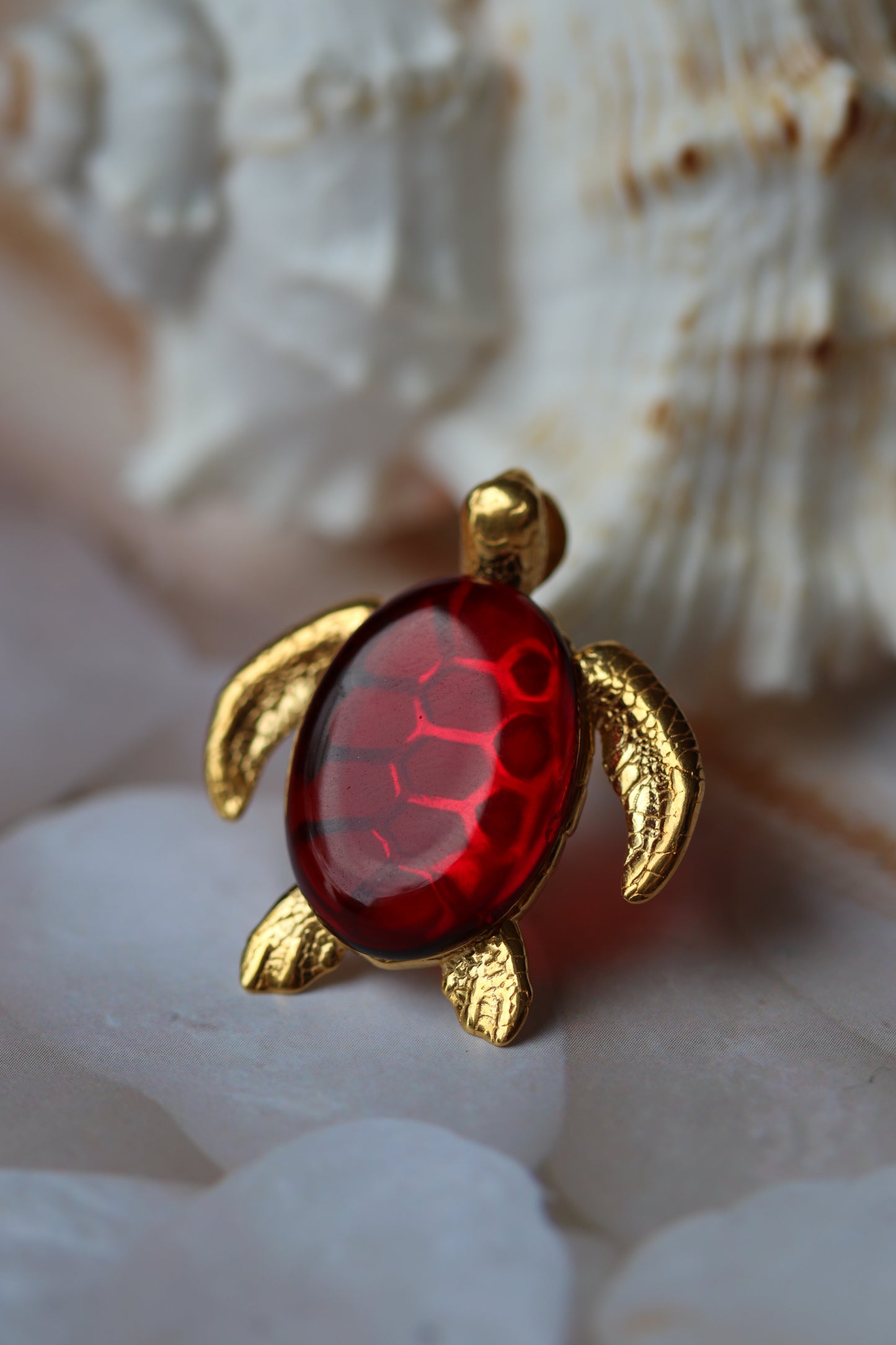 Red Amber Turtle Shape Pendant in Gold Plated Silver 925