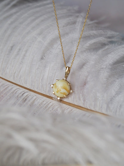 Exclusive Royal White Amber Charm in Pure Gold with Diamonds