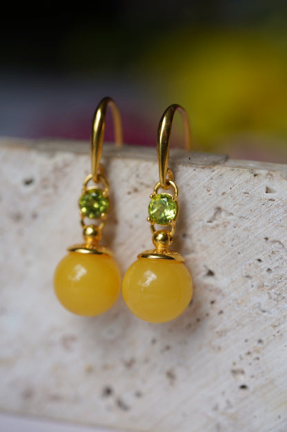 Round Butterscotch Dangling Earrings in Gold Plated Silver and Peridot