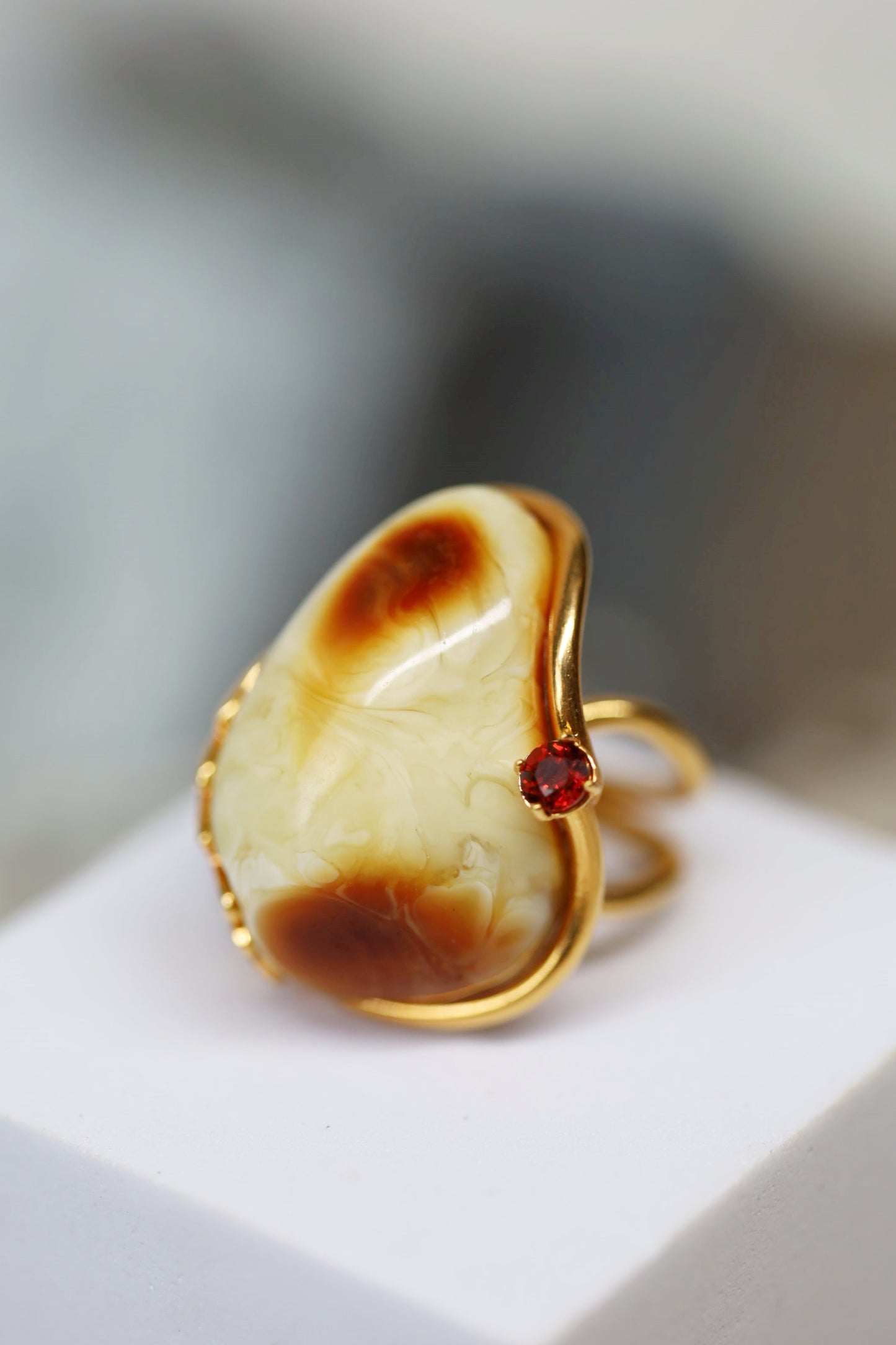 Natural Royal White Irregular Ring With Gold Plated Frame And Red Garnet