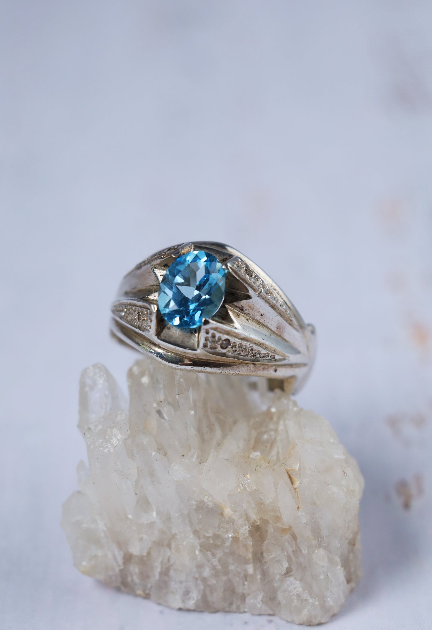 Natural Blue Topaz Ring in 925 Silver
