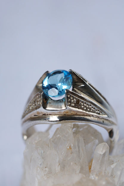 Natural Blue Topaz Ring in 925 Silver