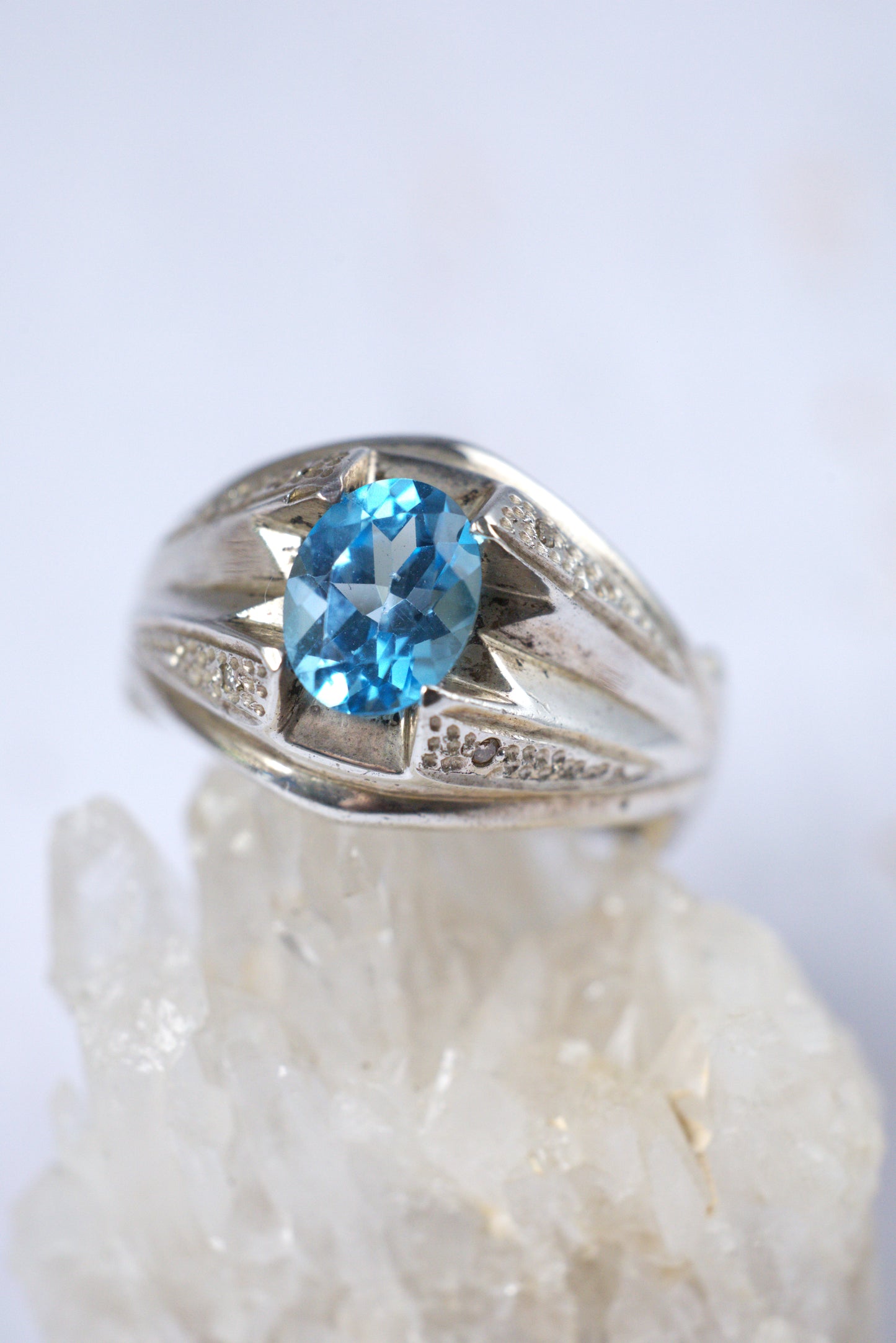Natural Blue Topaz Ring in 925 Silver