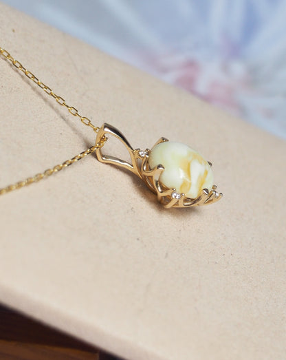 Exclusive Royal White Amber Charm in Pure Gold with Diamonds