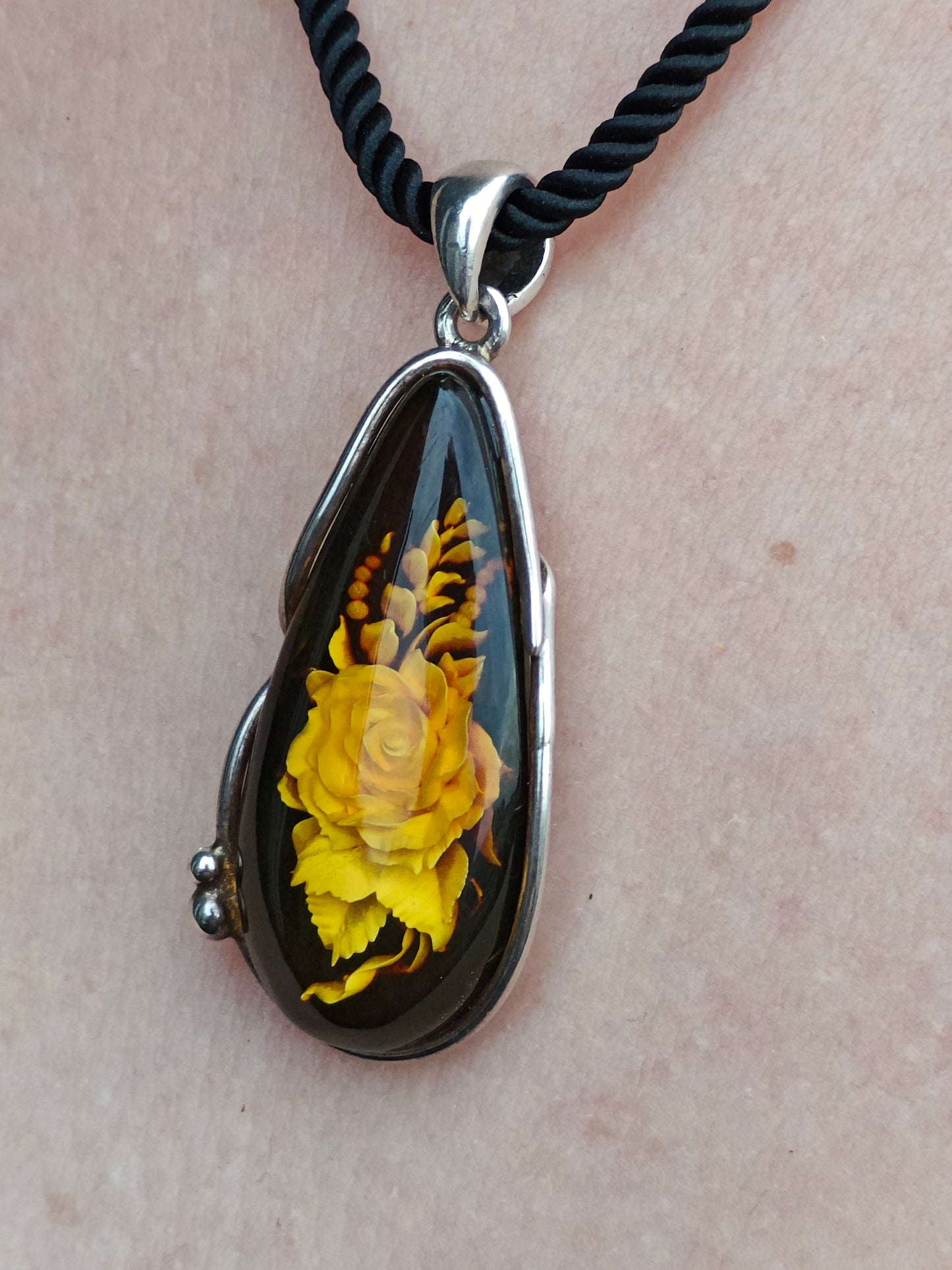 Handmade Crafted Natural Amber Pendant with Rose Shape