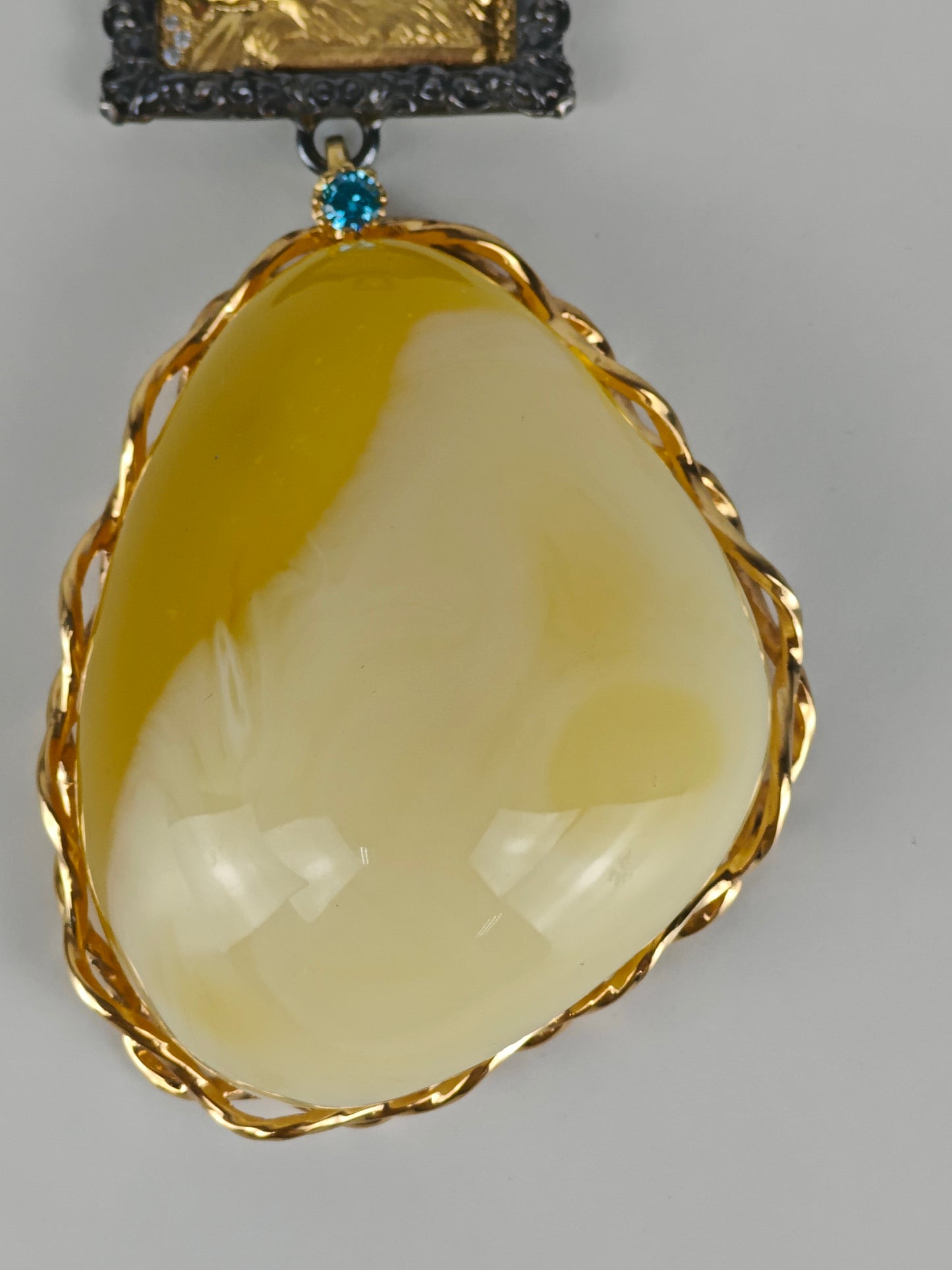 Unique Artistic Natural Cloudy Milk Amber Pendant with Gemstone Necklace in Gold Plated Silver