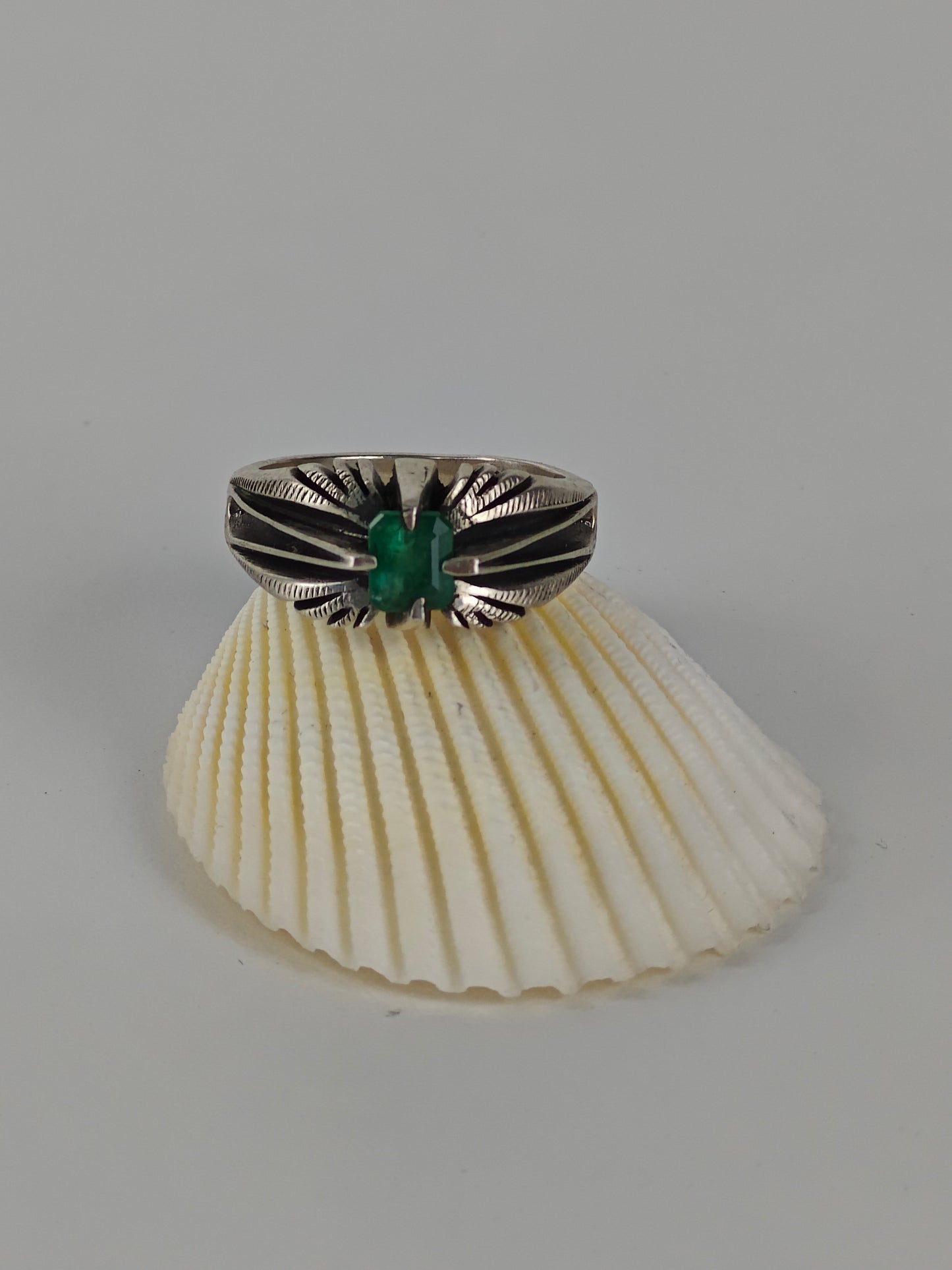 Natural Emerald Ring in Silver 925