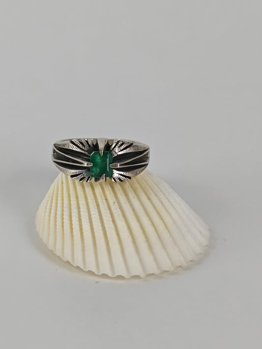 Natural Emerald Ring in Silver 925