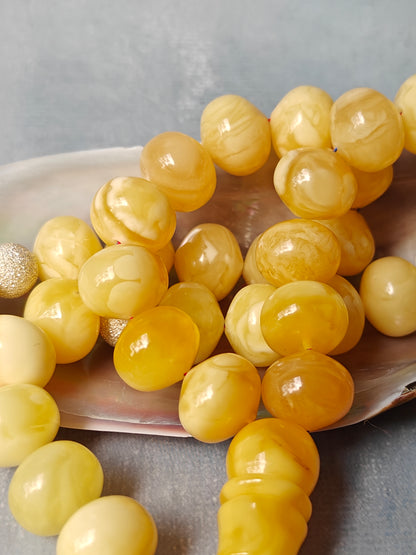 Natural Gradient Butterscotch, Royal White and Tiger Amber Istanbul Shape Misbah 40 Beads