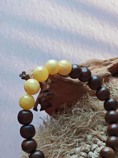 Kokka Seed Wood & Butterscotch Amber Beaded Bracelet