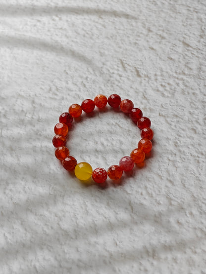 Cloudy Amber & Etched Agate Bracelet | Bold Contrast Design