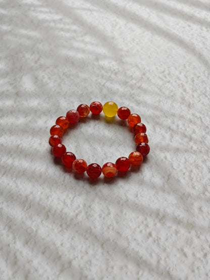 Cloudy Amber & Etched Agate Bracelet | Bold Contrast Design
