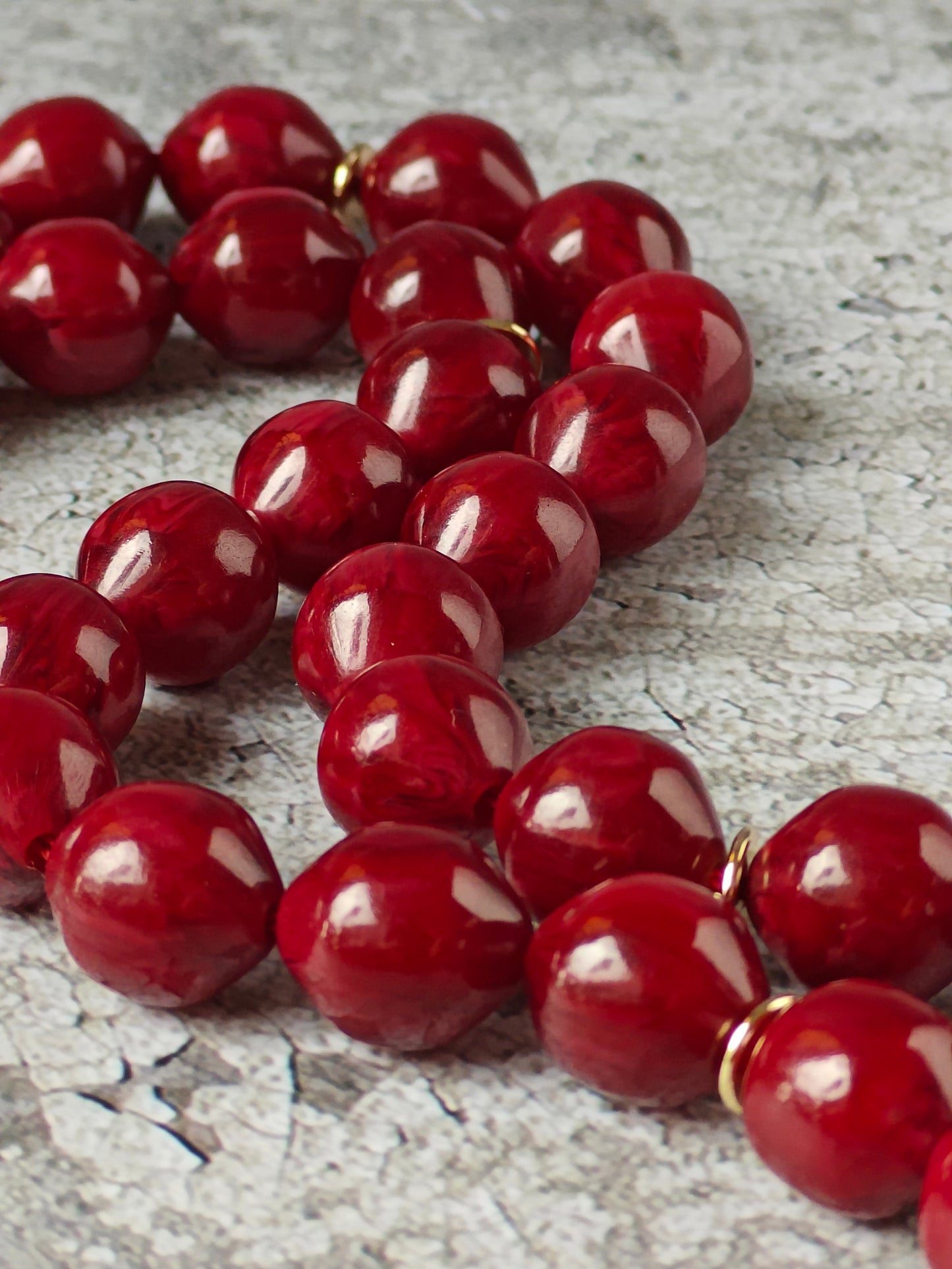 American Bakelite Tasbih – 33 Istanbul Shape Beads | Maroon with Black Veins | Antique Material