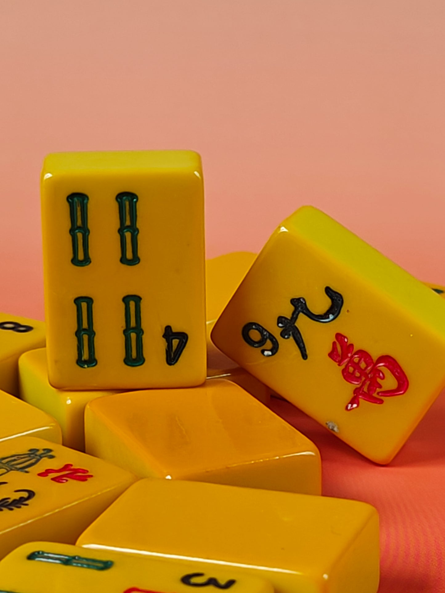 Antique American Bakelite Mahjong Tiles – 15 Pieces + 1 Chip, 162.9g