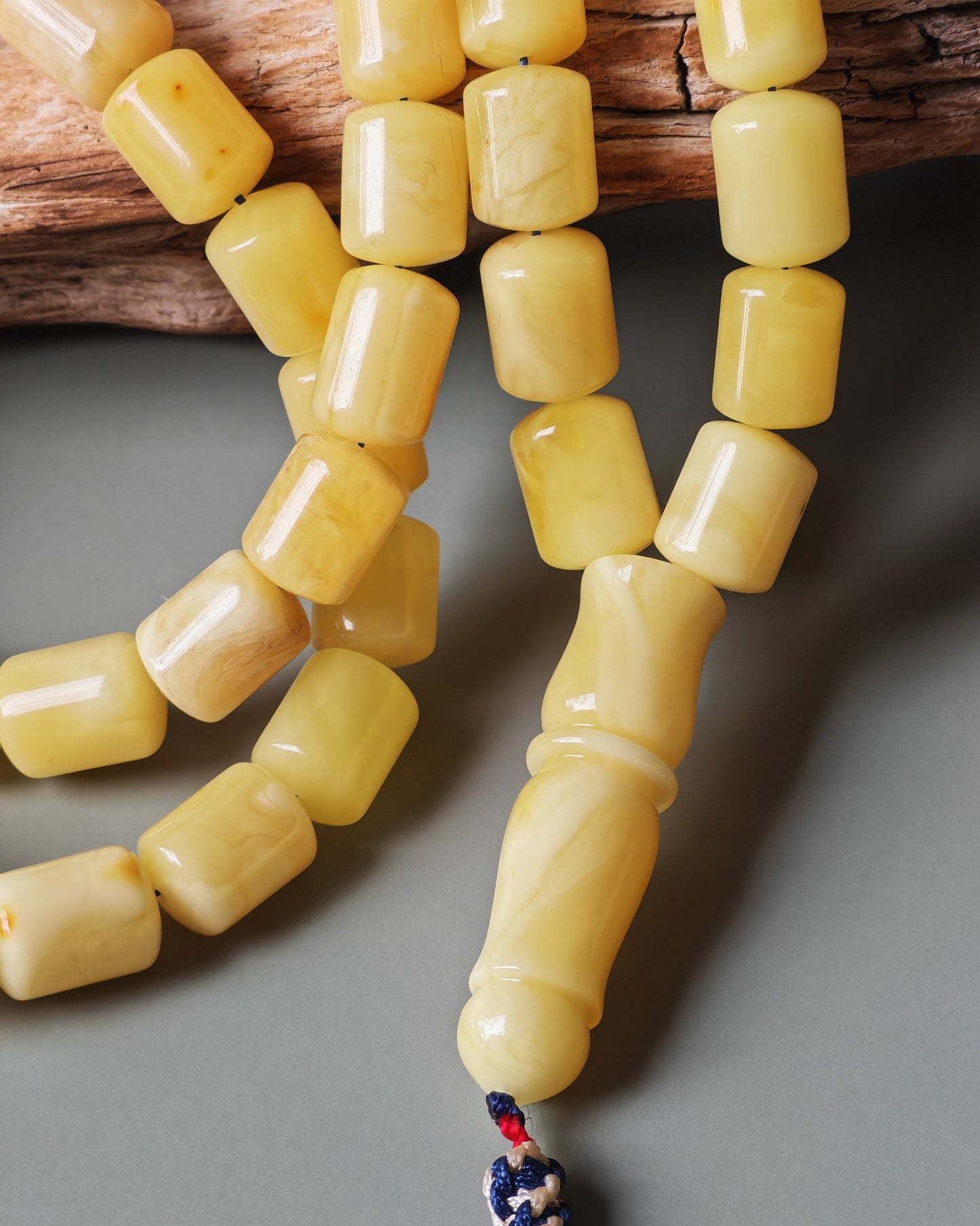 Long Milk Barrel Shape Super Amber Misbah – 99 Beads with Amber Pendant