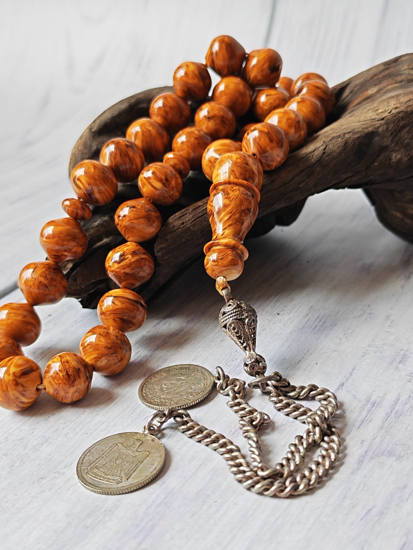 “Savannah Pattern” German Bakelite | 33 Beads | Istanbul Shape | Silver Tassel