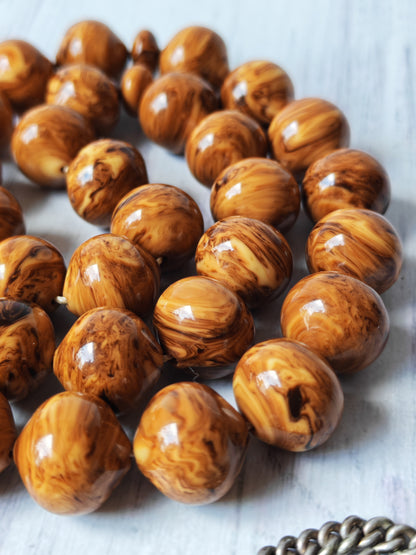 “Savannah Pattern” German Bakelite | 33 Beads | Istanbul Shape | Silver Tassel